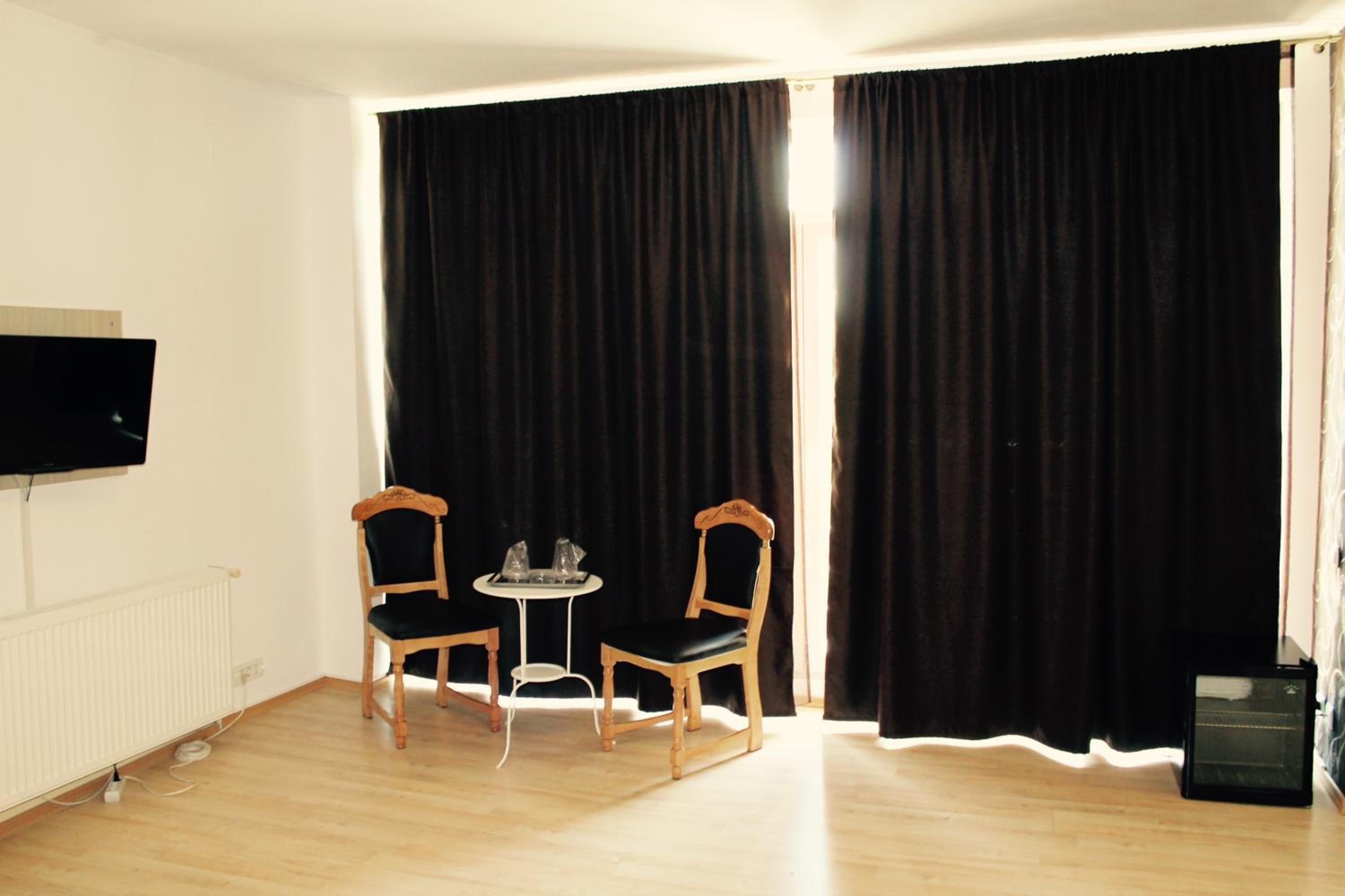 Deluxe Double Room with Balcony - Photo 3