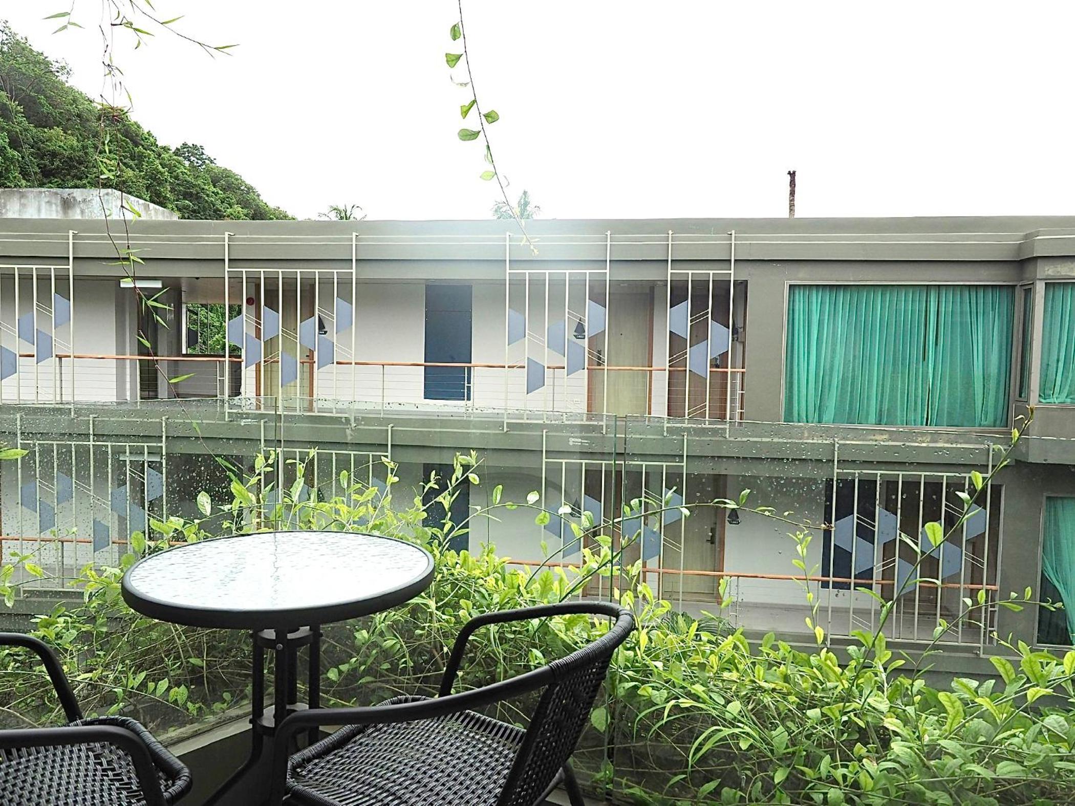 Deluxe Double Room with Pool View