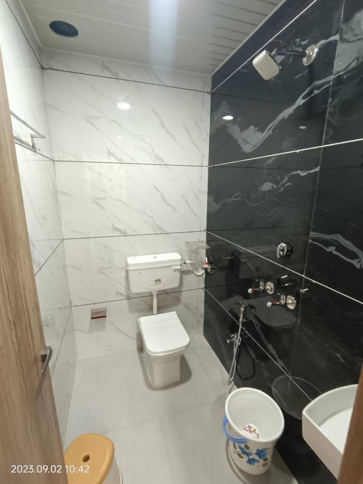 Budget Double Room photo 2