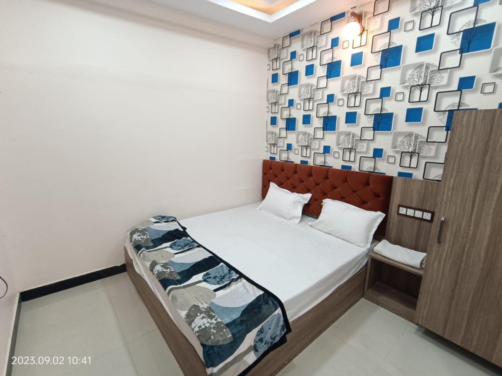 Budget Double Room photo 3