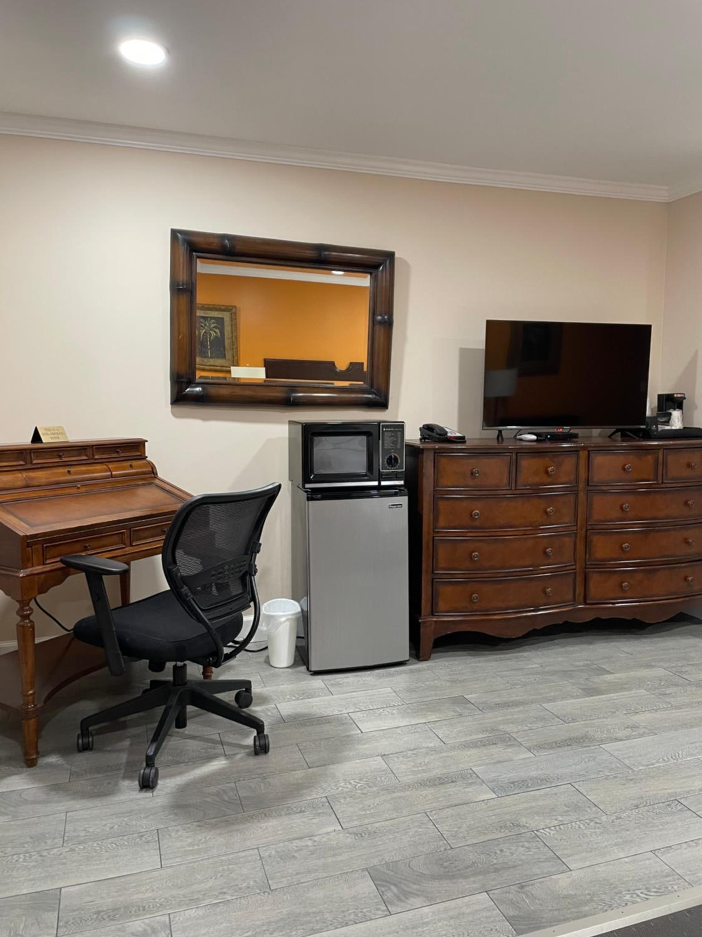 King Studio Suite - Non-Smoking - Photo 2