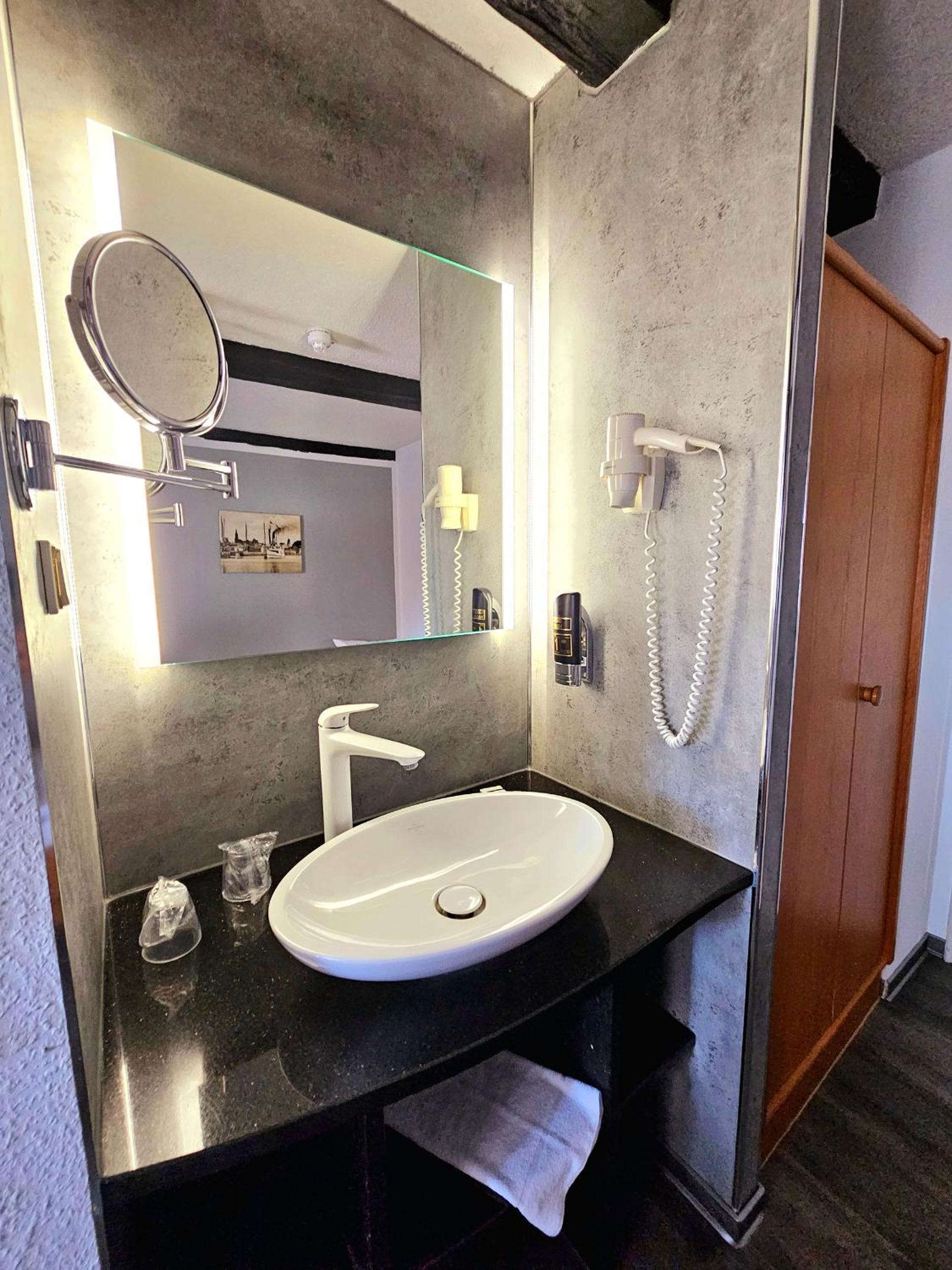 Economy Double Room - Photo 2