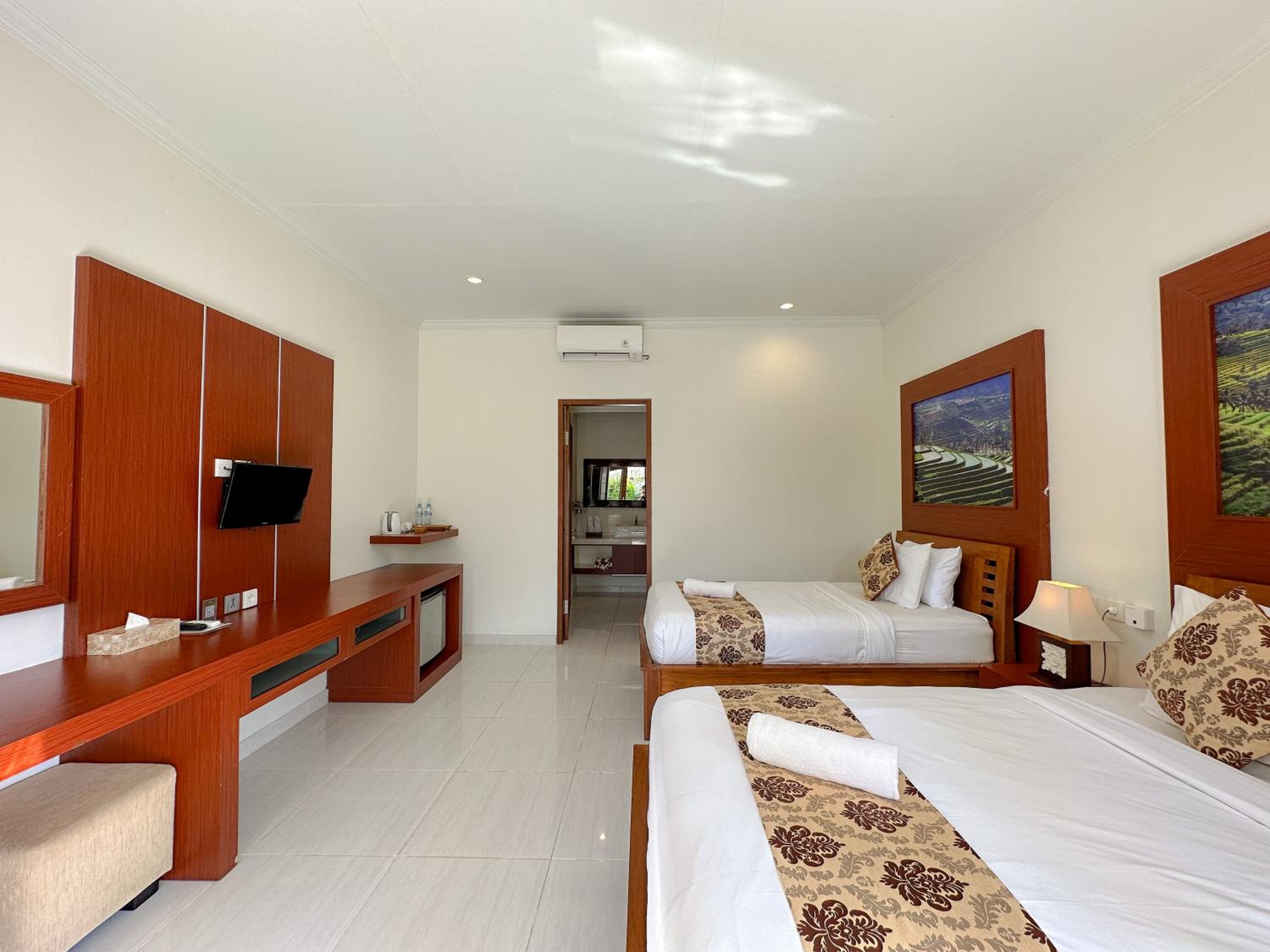 Standard Twin Room photo 2