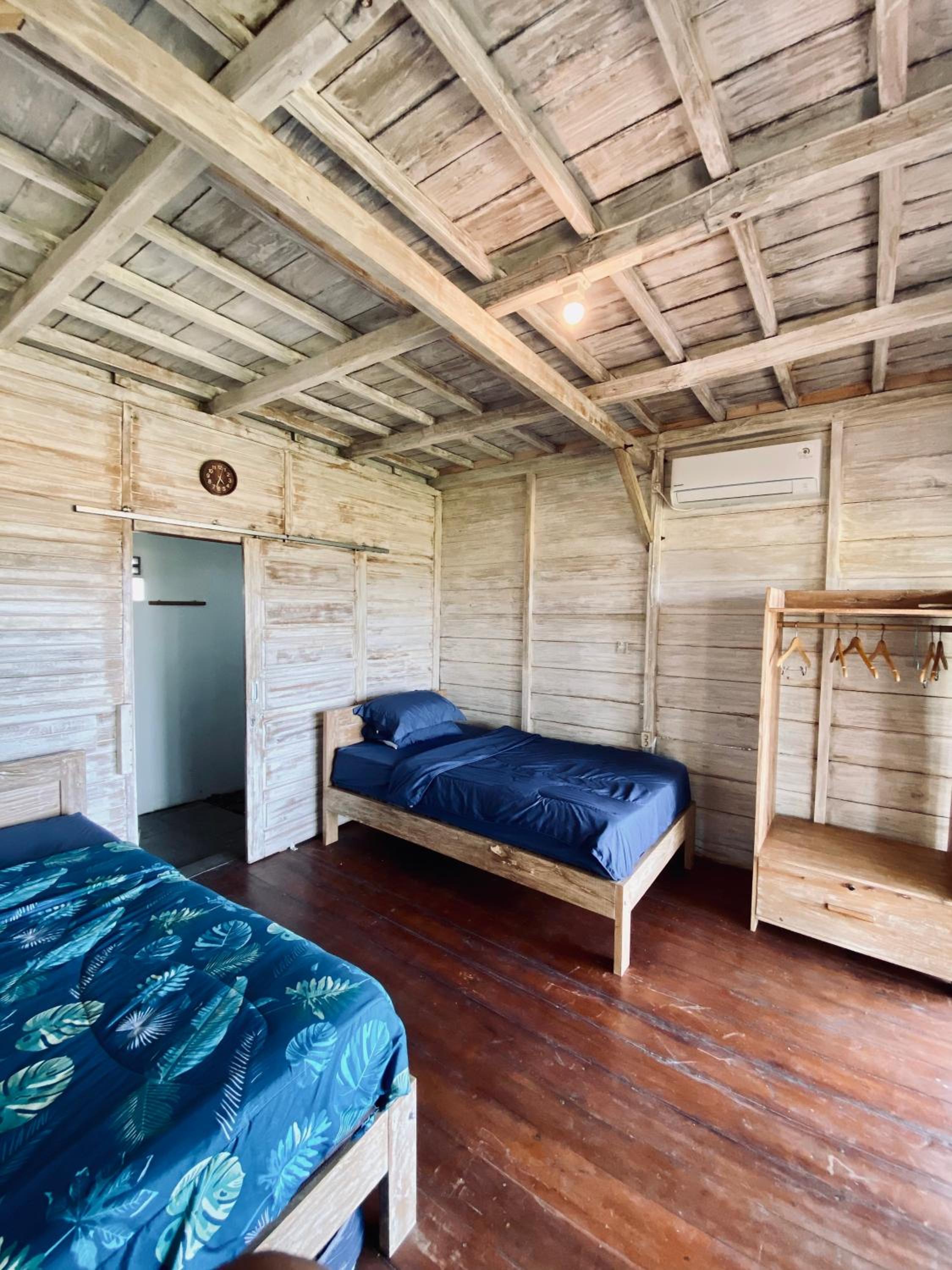 Deluxe Twin Room with Sea View - Photo 9