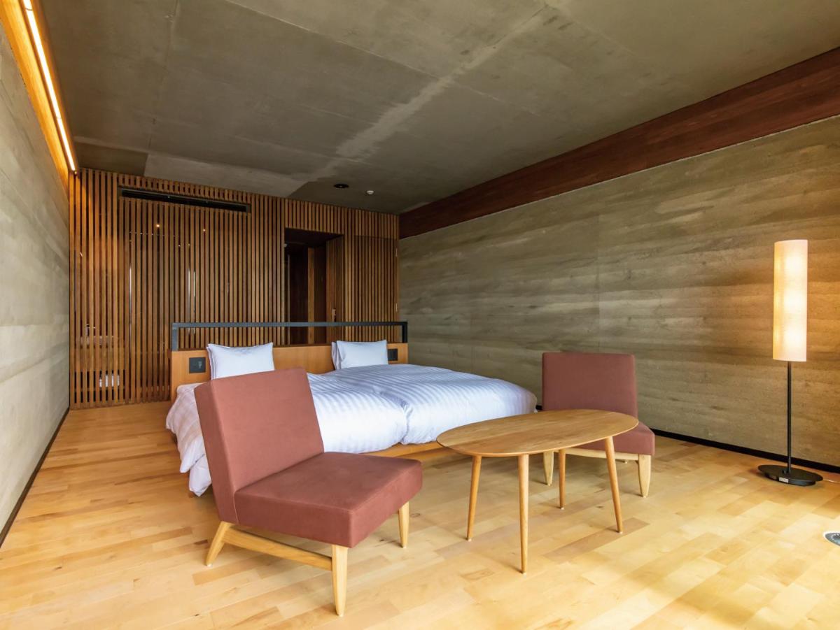 Twin Room with Lake View photo 1