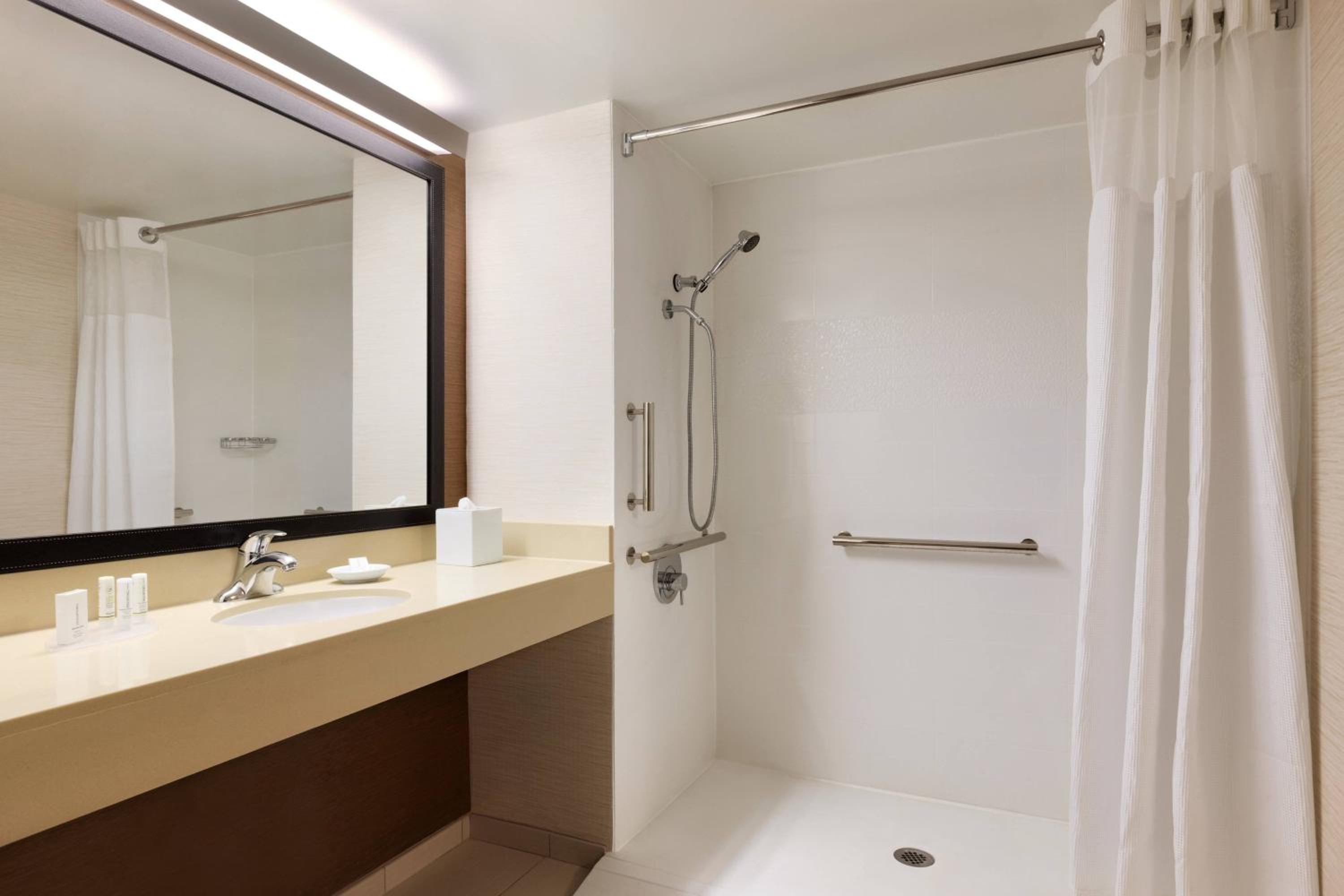 Double Room with Two Double Beds - Photo 5