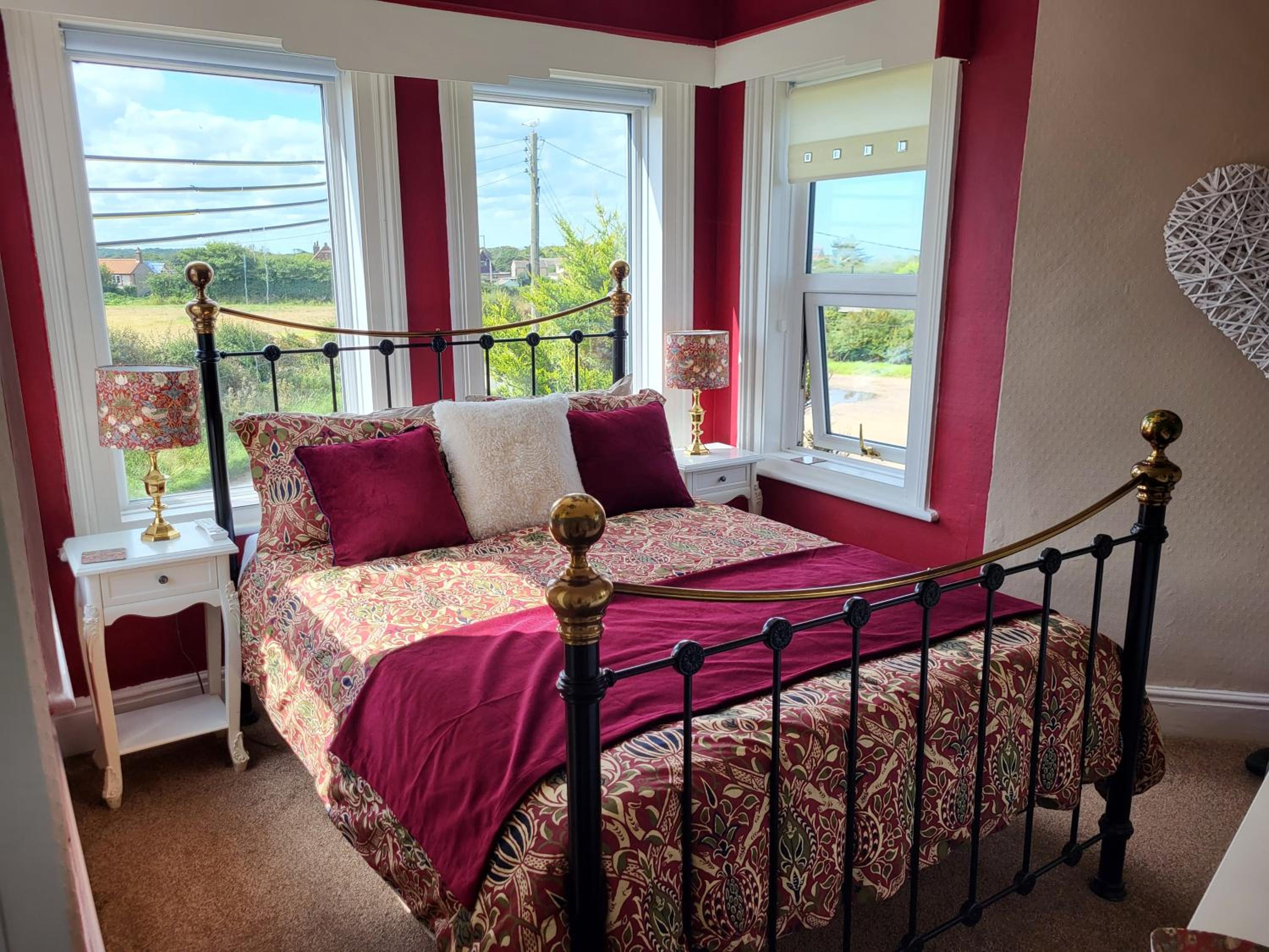 Deluxe King Room photo 1