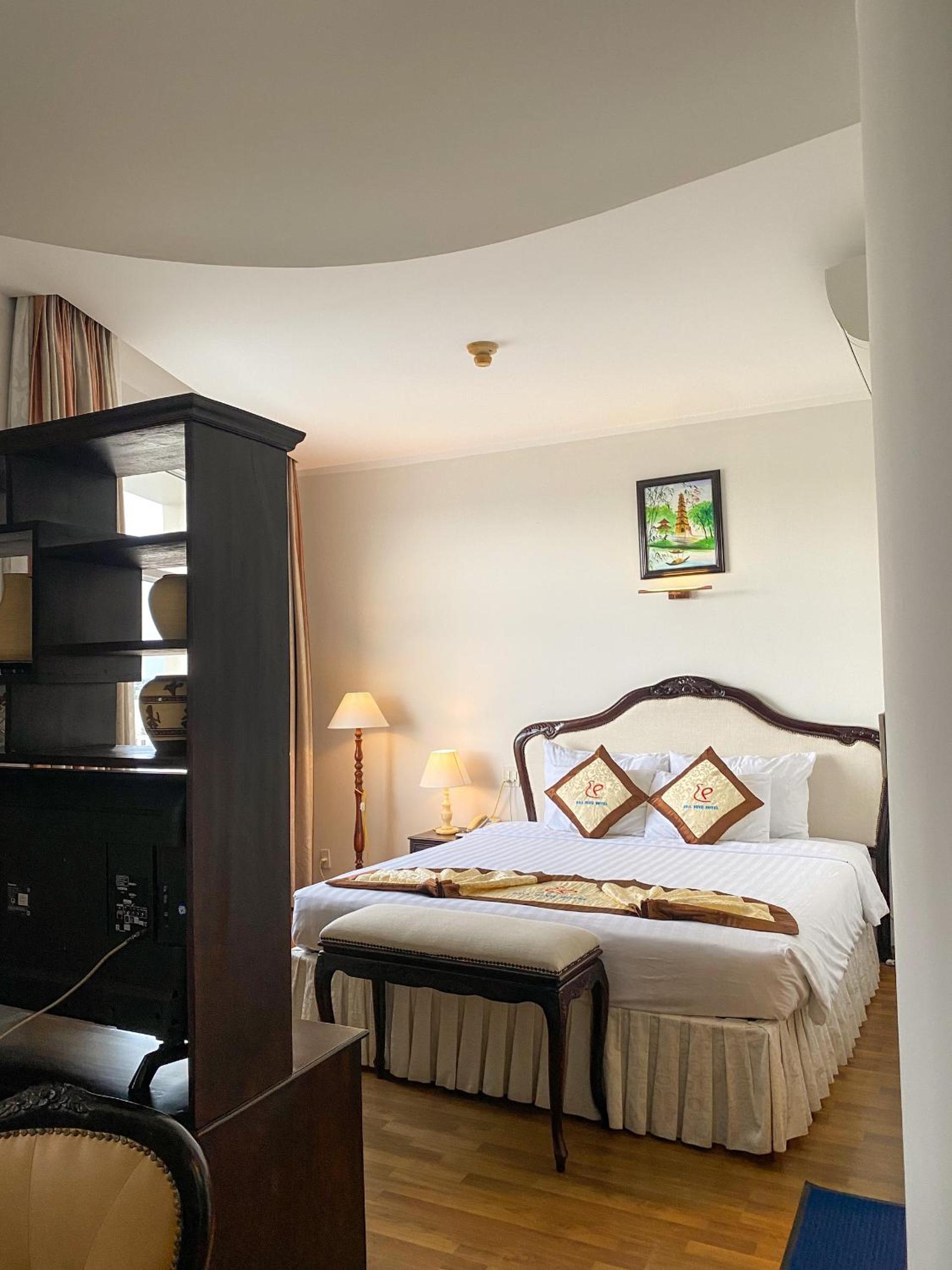 Suite - Photo 2