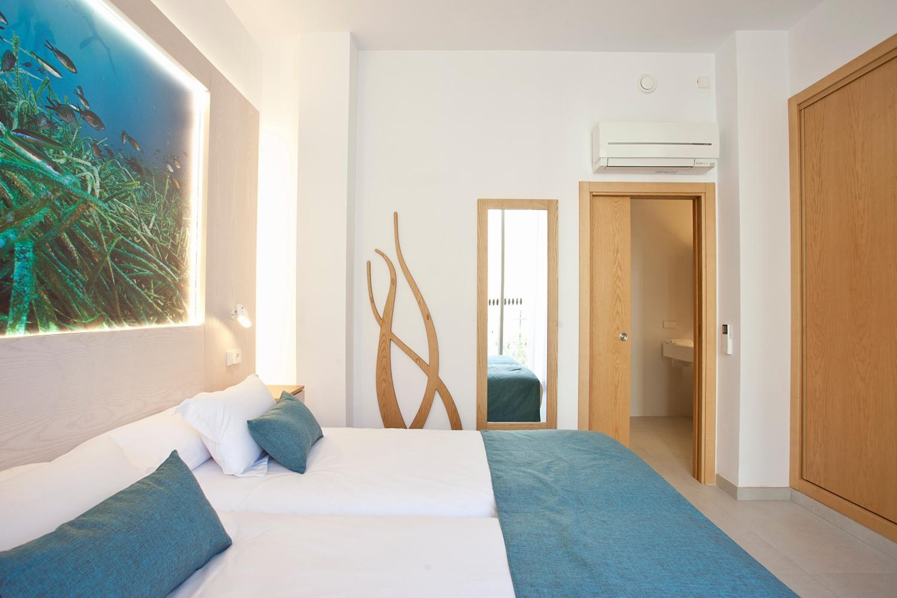 One-Bedroom Apartment (2 Adults + 1 Child) photo 2