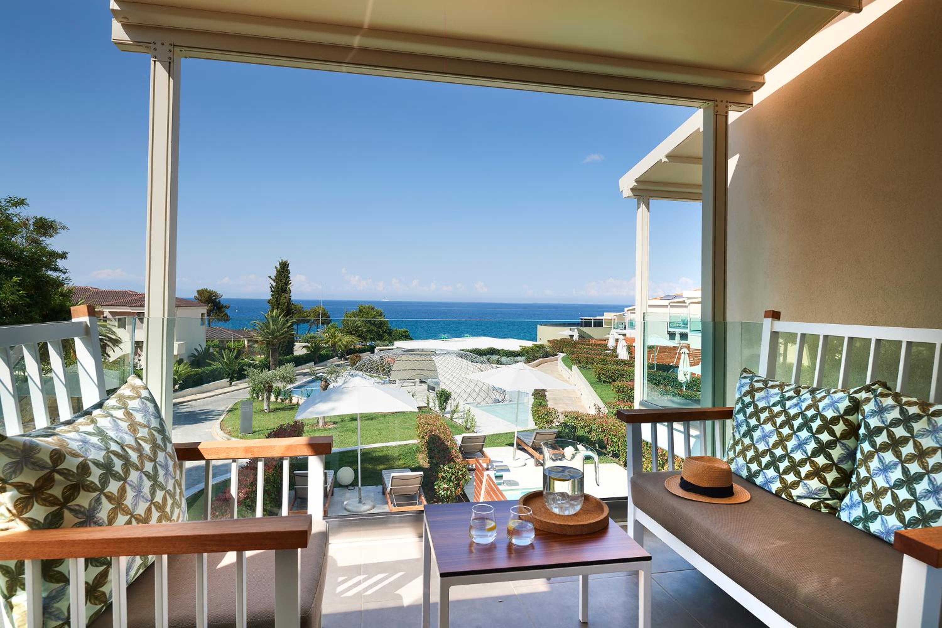 Junior Suite with Sea View - Photo 6