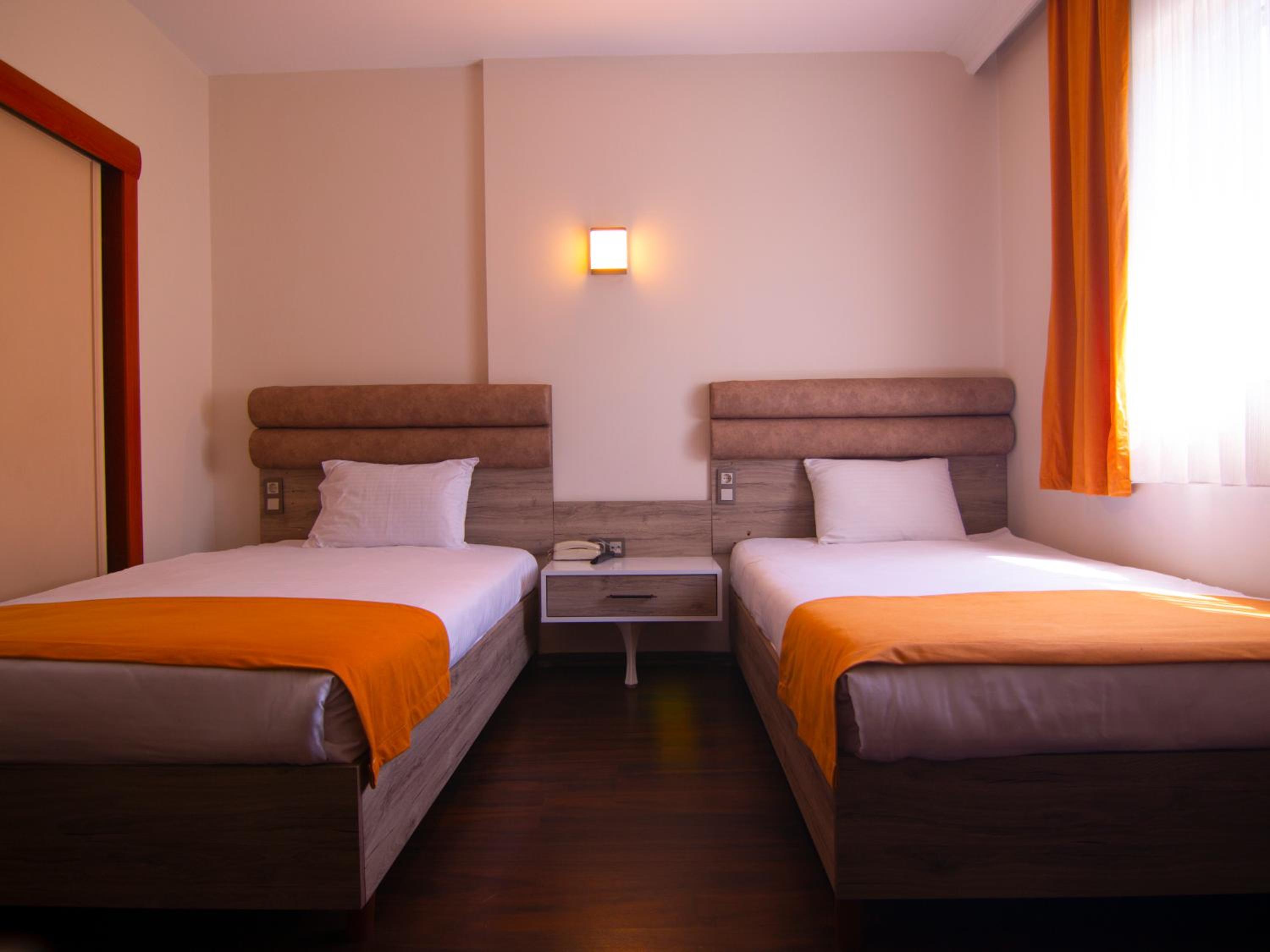Standard Double or Twin Room photo 2