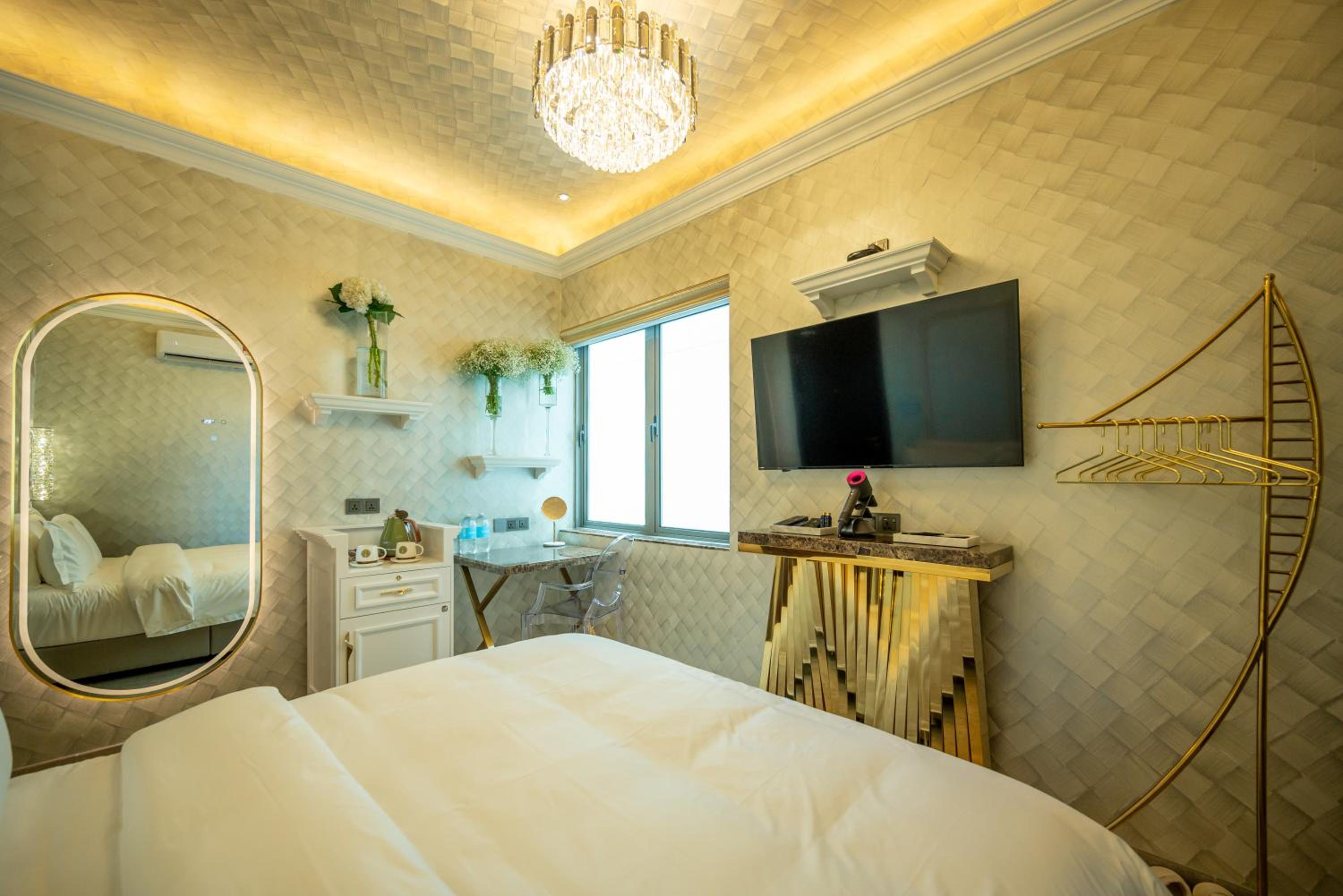 Standard King Room - Photo 4