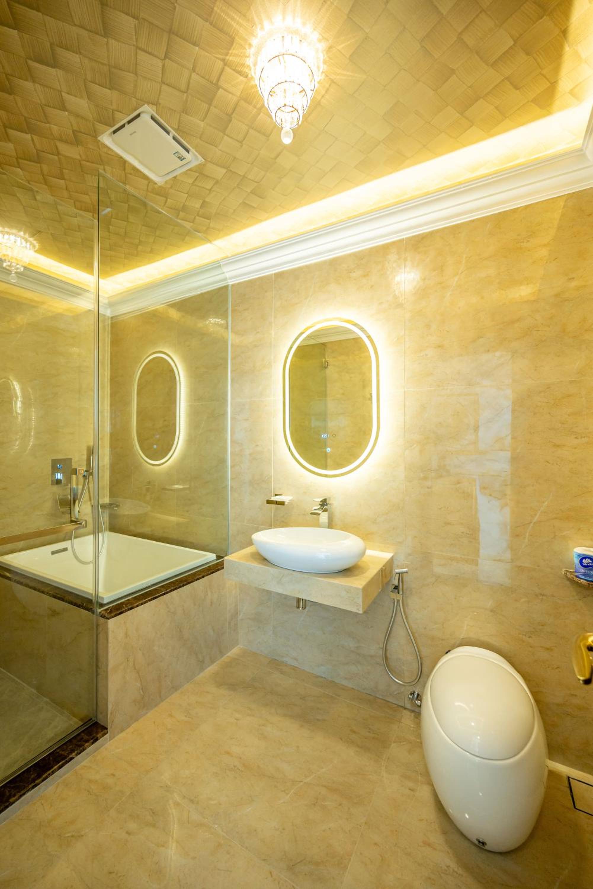 Deluxe King Room - Photo 8
