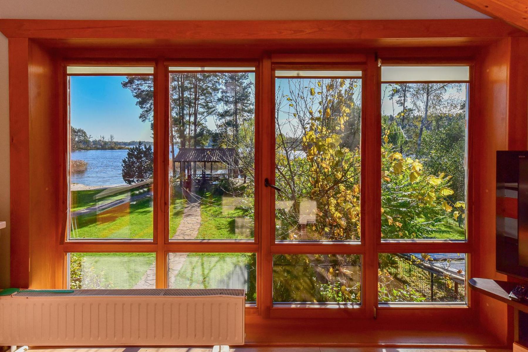 Apartment with Lake View photo 2