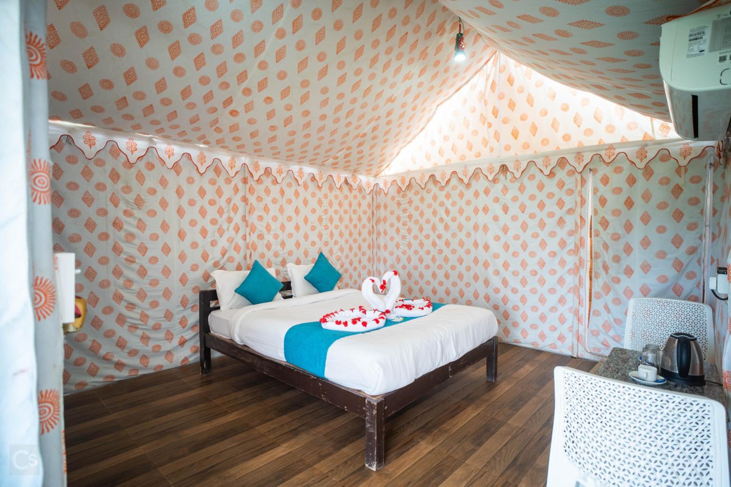 Tent - Photo 15