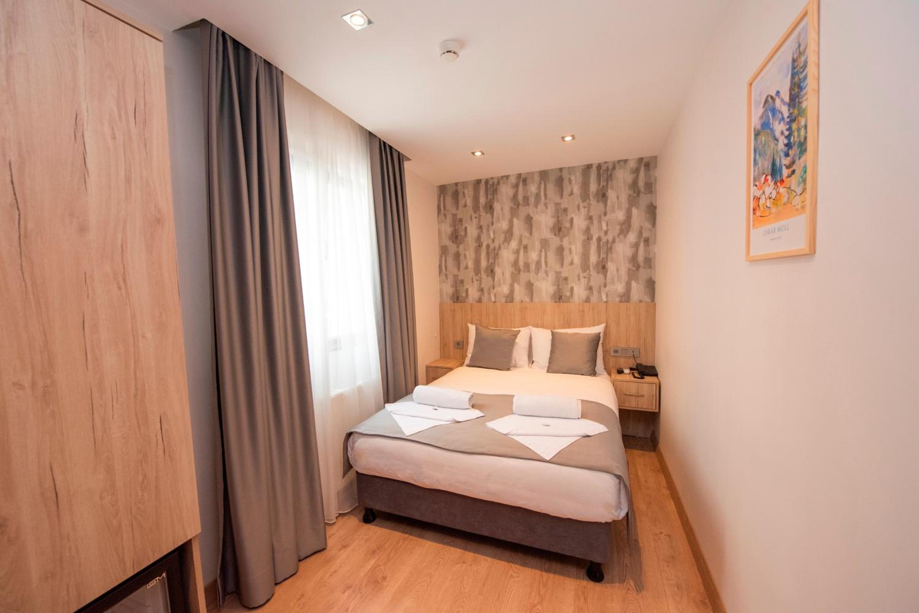 Standard Double Room photo 3
