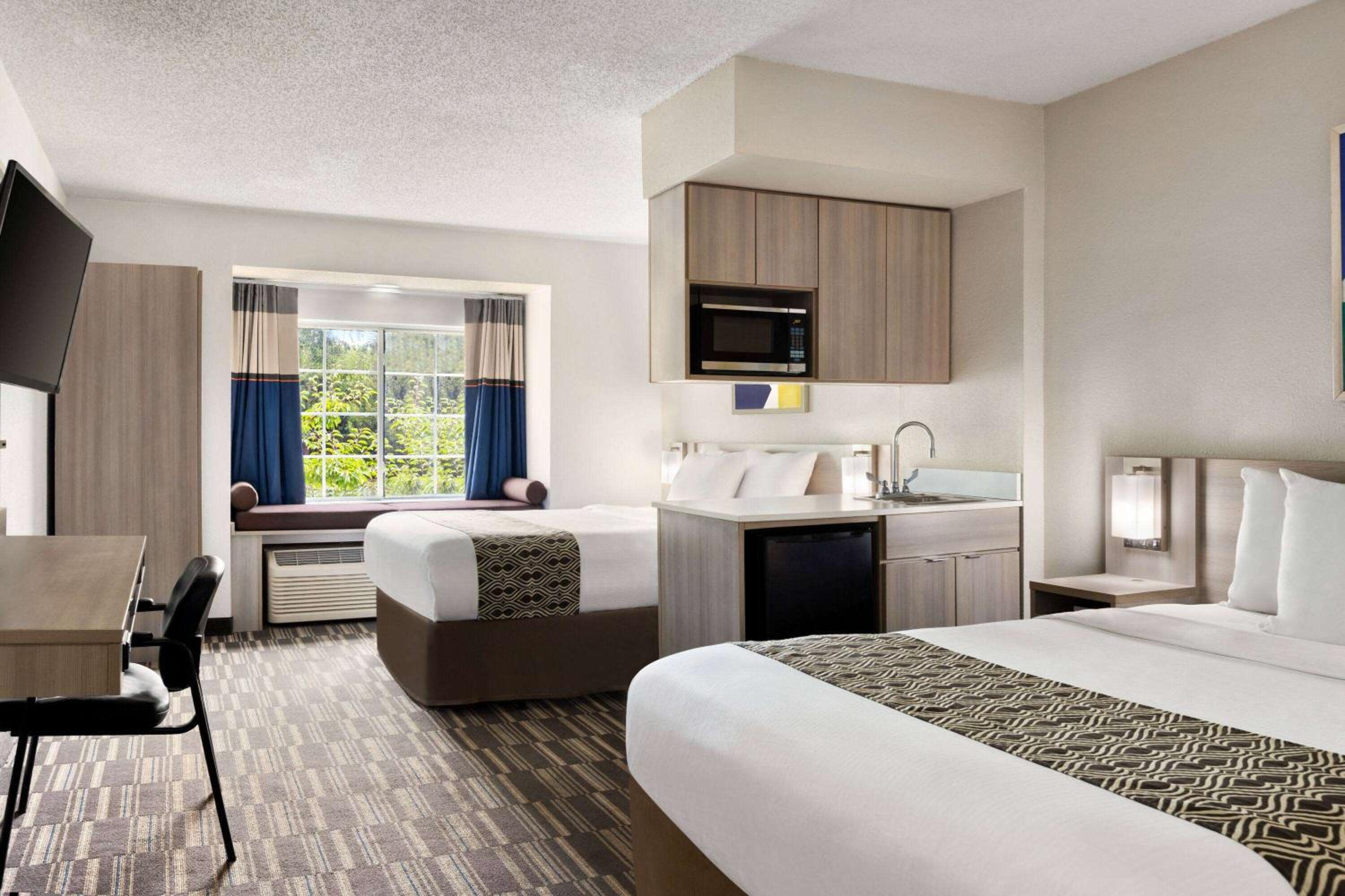 Studio Suite with Two Queen Beds - Non-Smoking - Photo 2