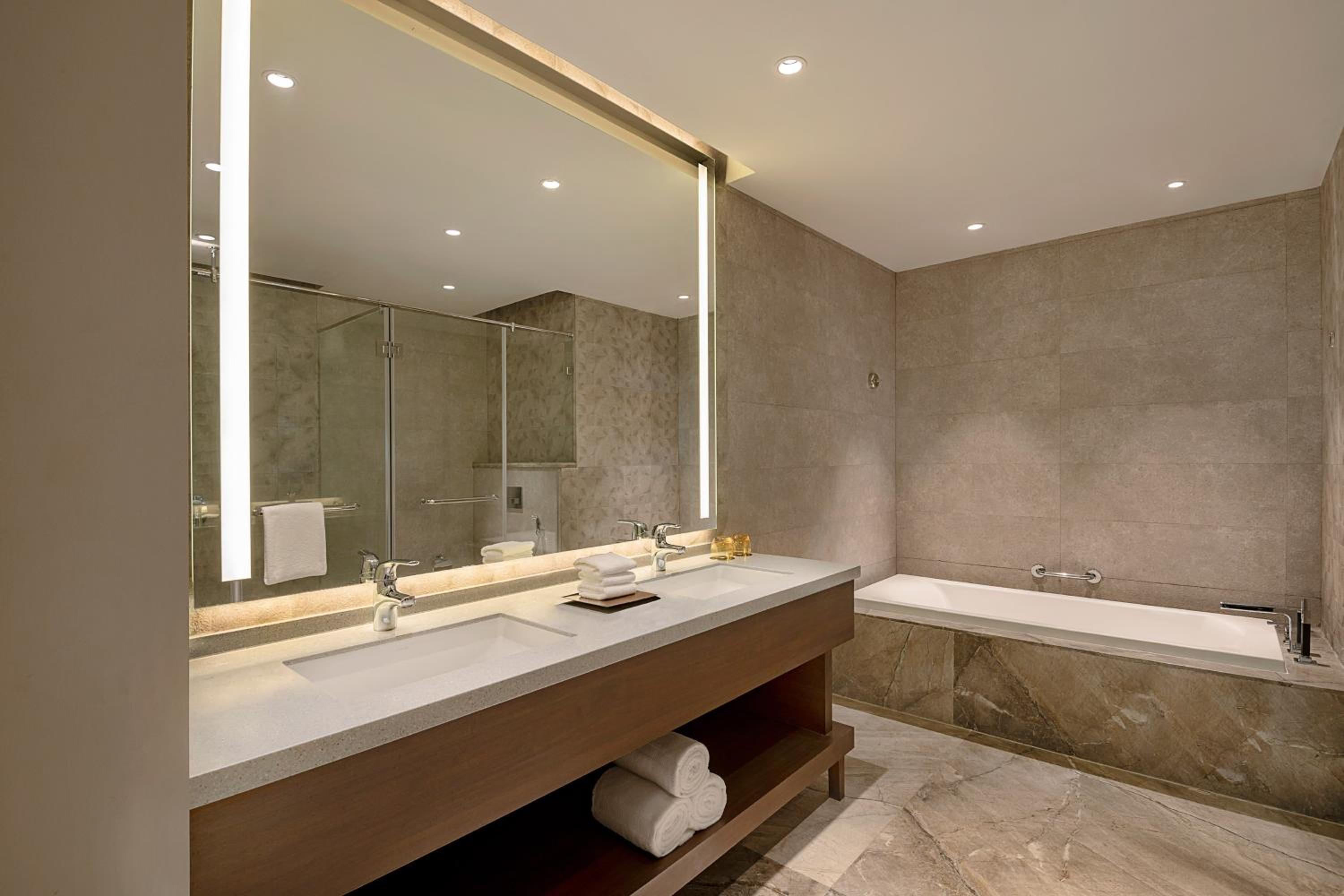 Executive Suite - Complimentary HiTea by the Beach, 10% discount on Spa and transportation services