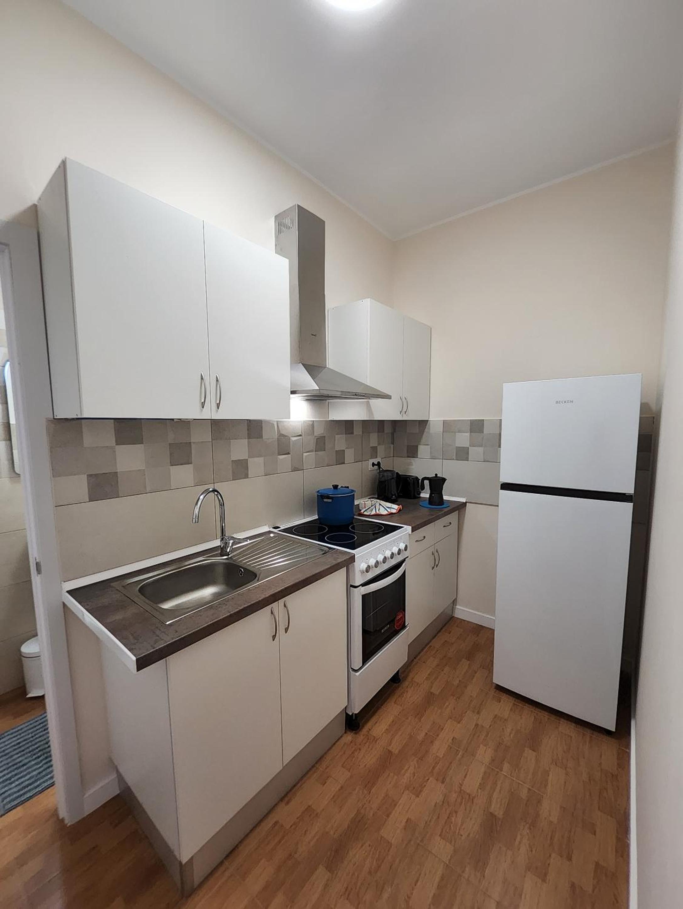One-Bedroom Apartment photo 2