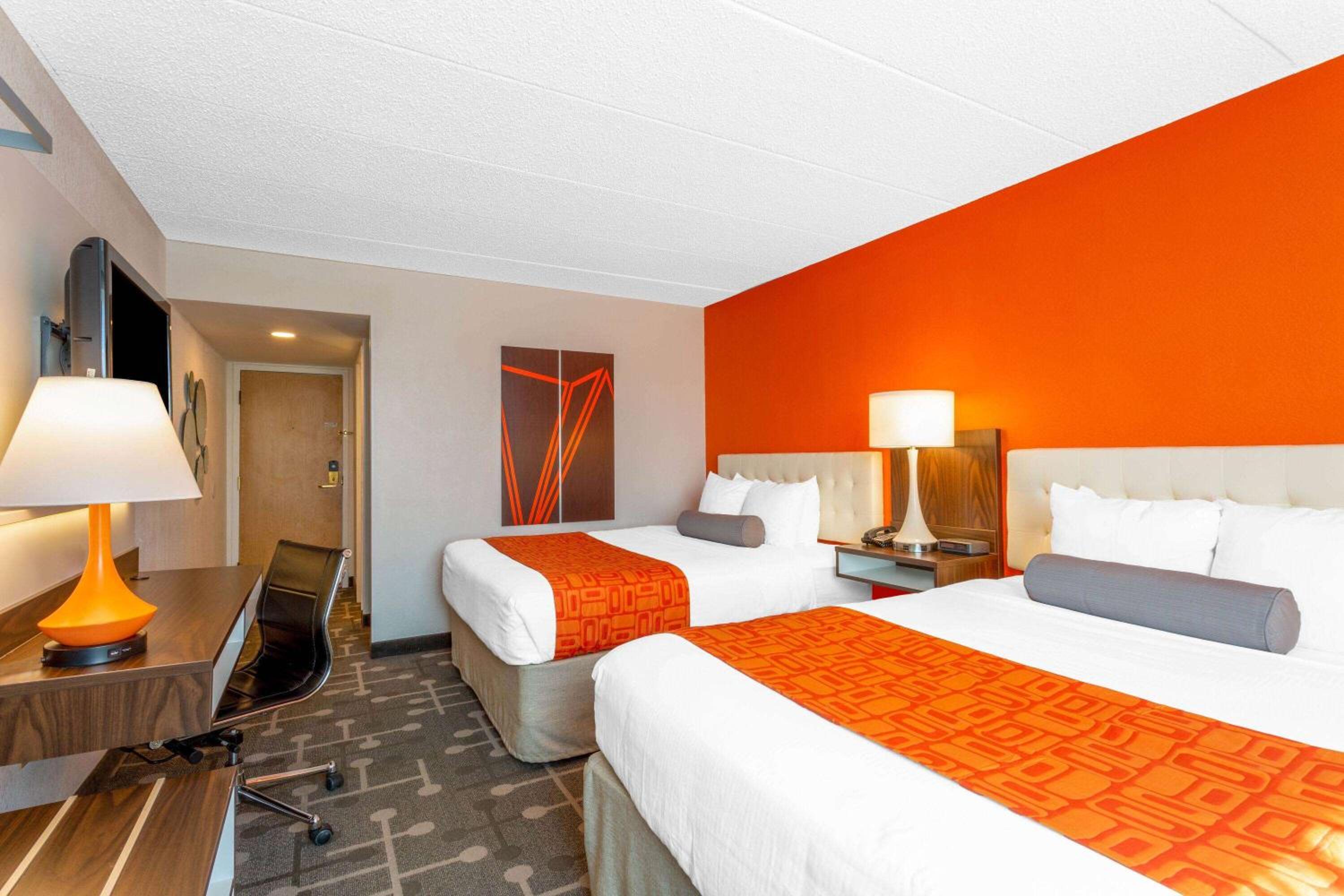 Queen Room with Two Queen Beds - Non-Smoking - Photo 1