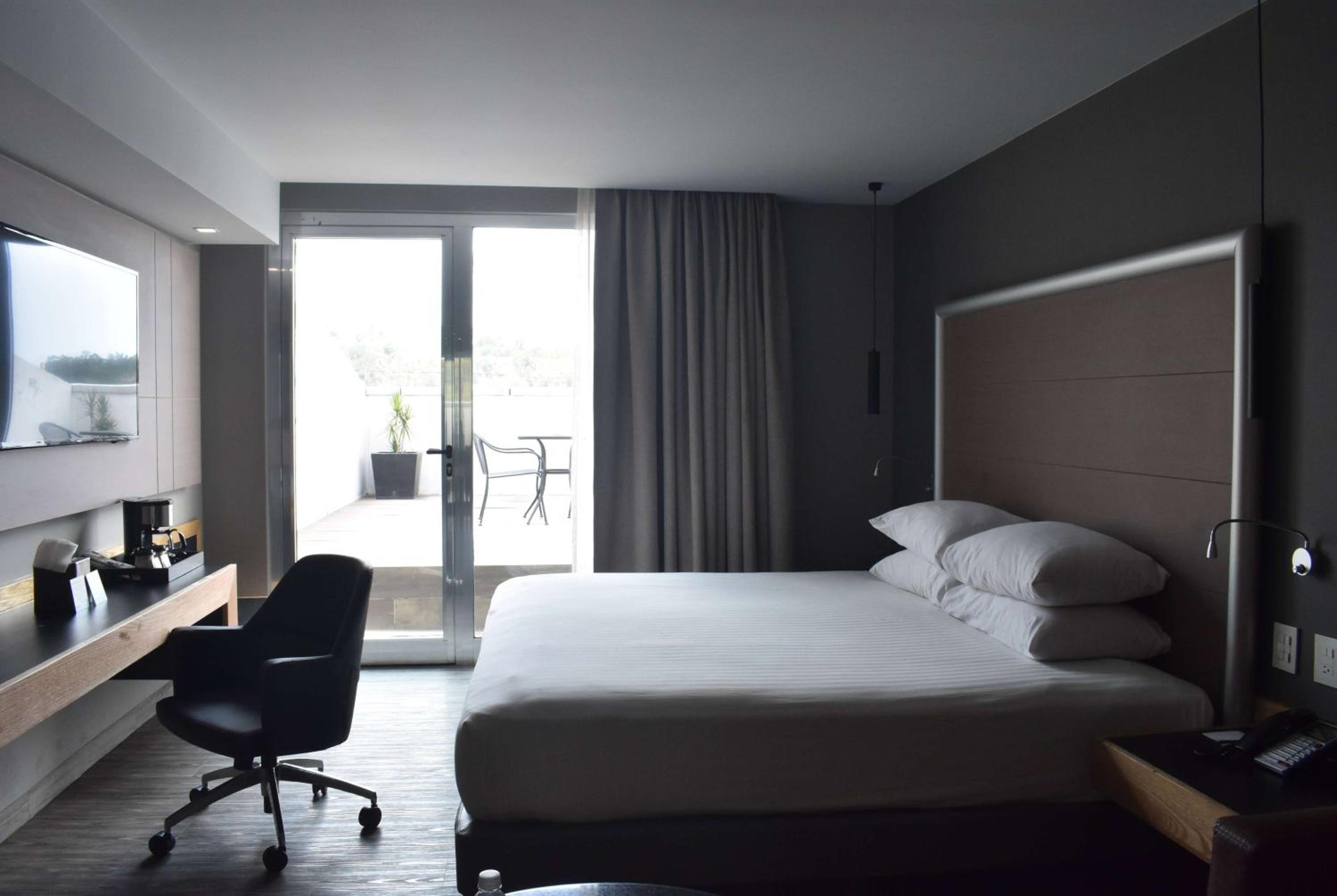 1 King Bed, Suite Terrace, Non-Smoking photo 1