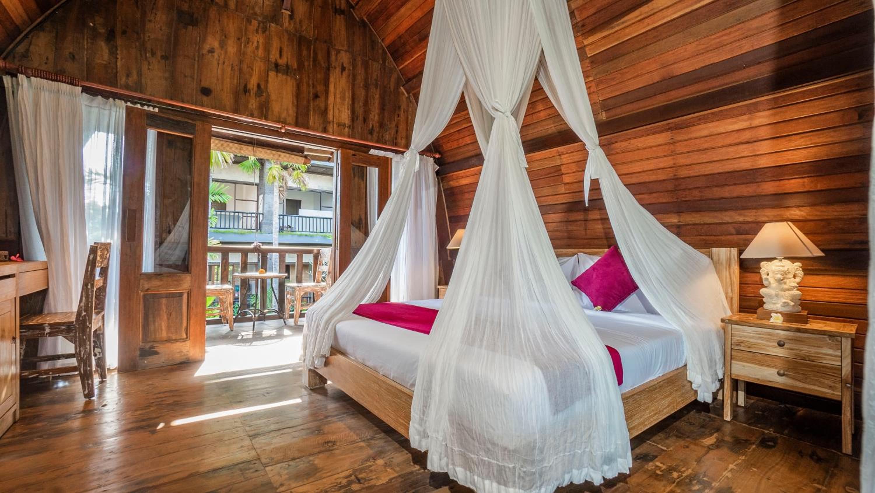 Superior King Room - Photo 8