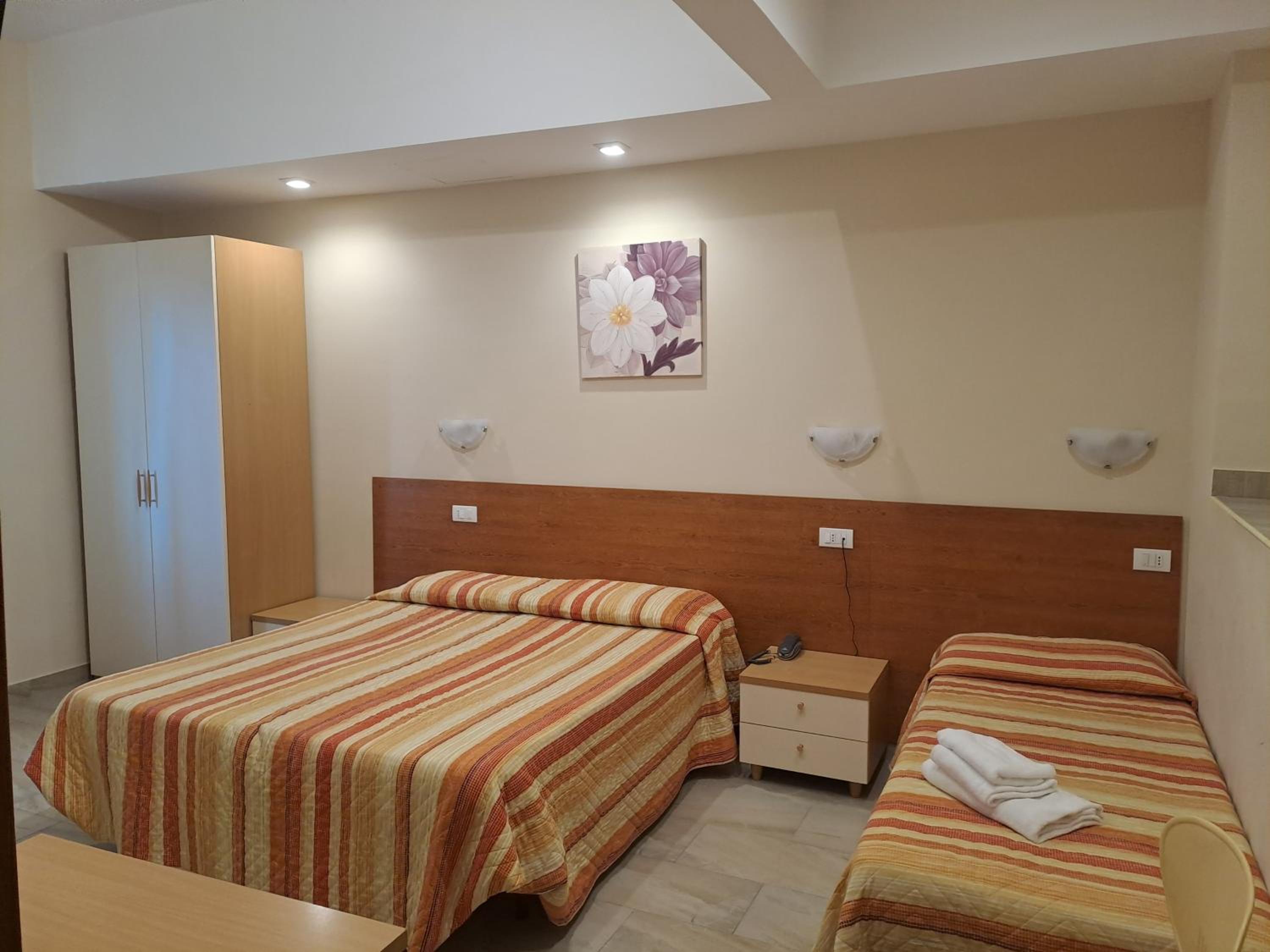 Triple Room - Photo 2