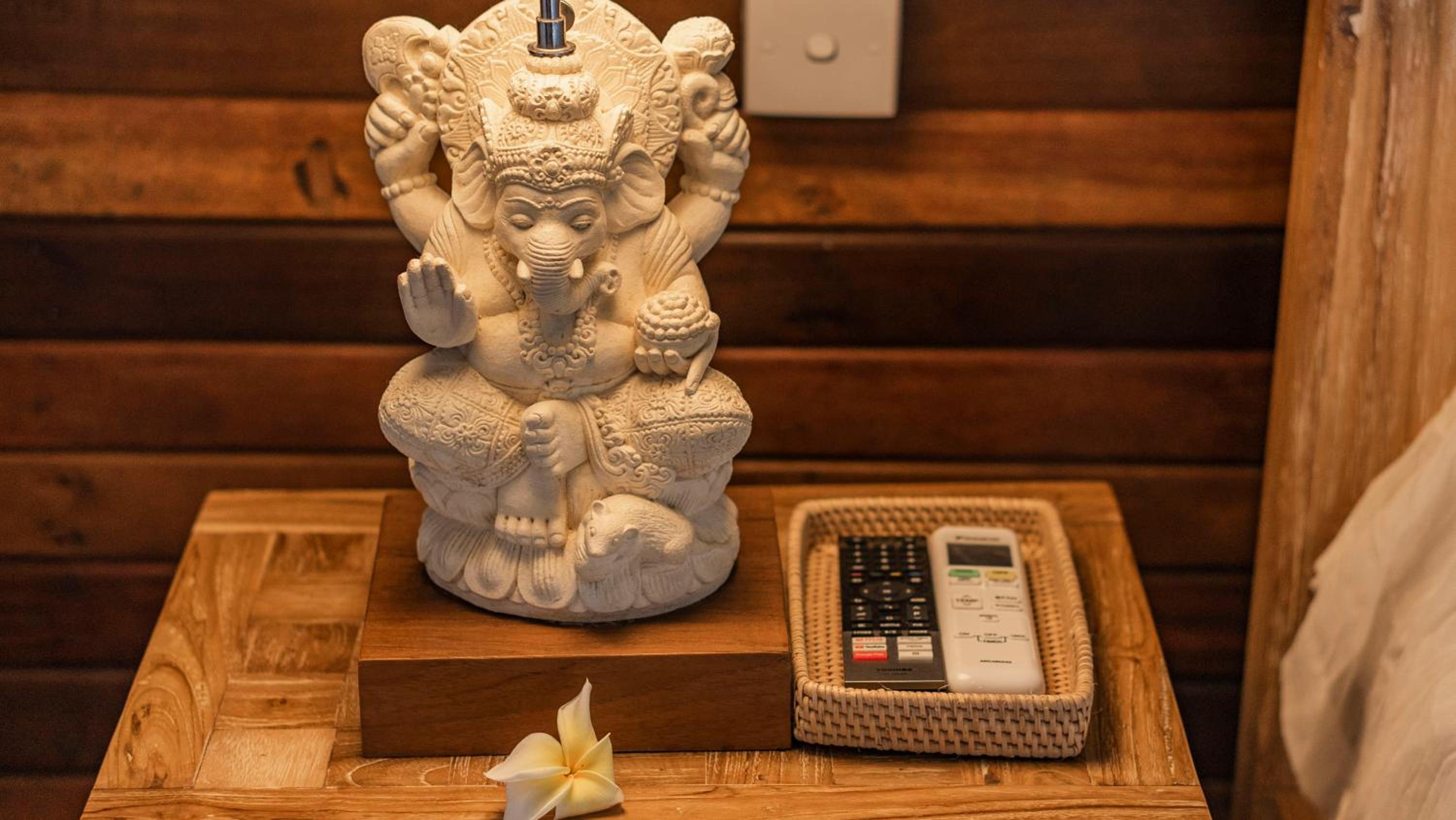 Superior King Room - Photo 4