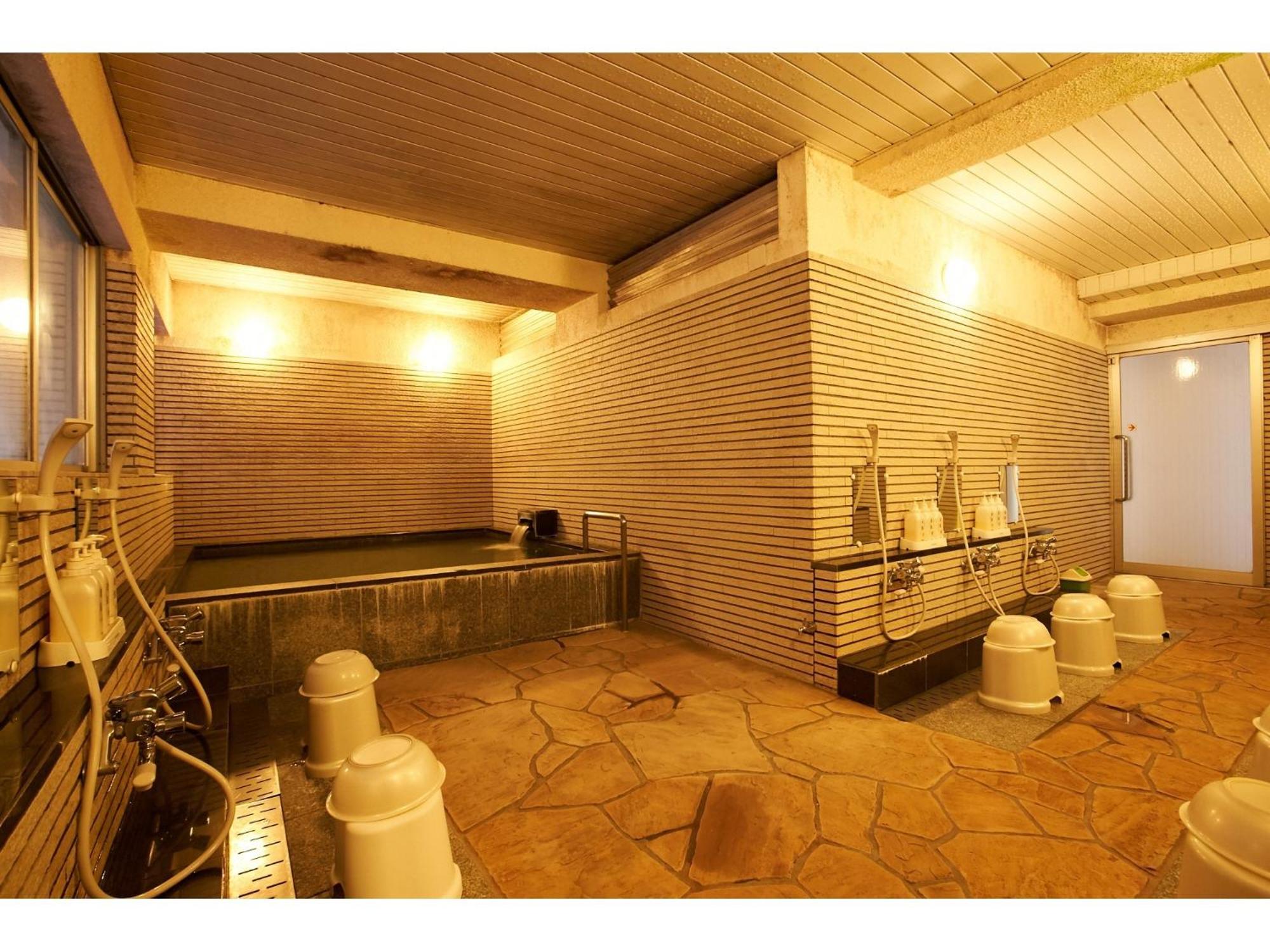 Japanese-Style Twin Room with Shared Bathroom photo 3