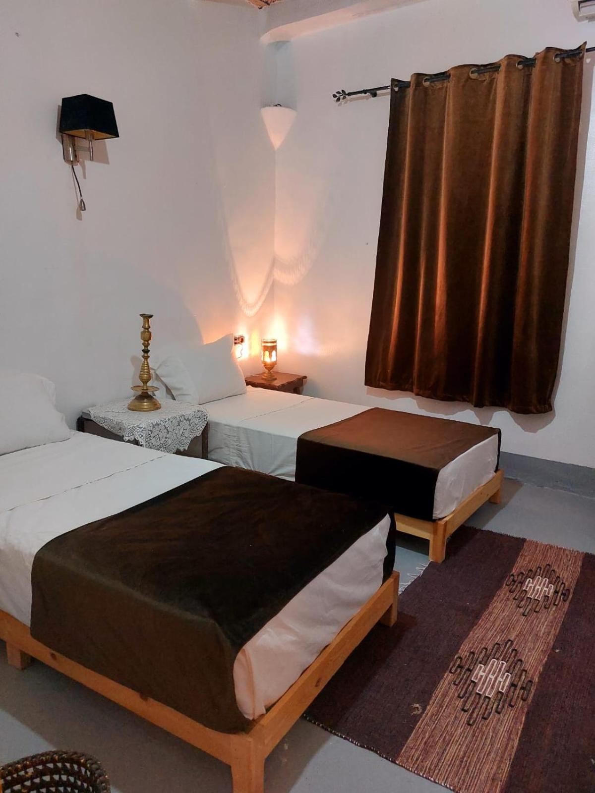 Double or Twin Room - Photo 5