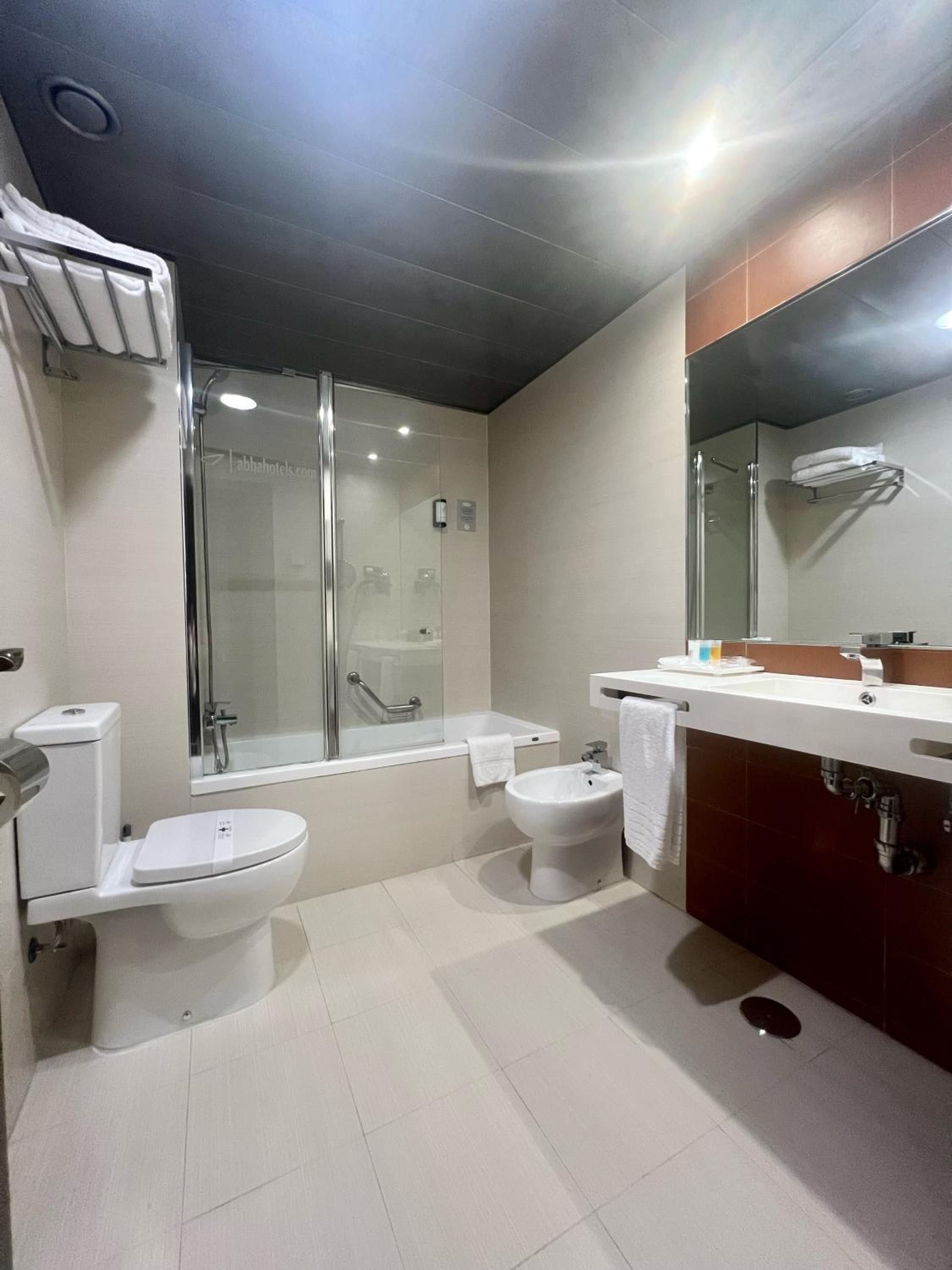 Twin Room - Photo 6