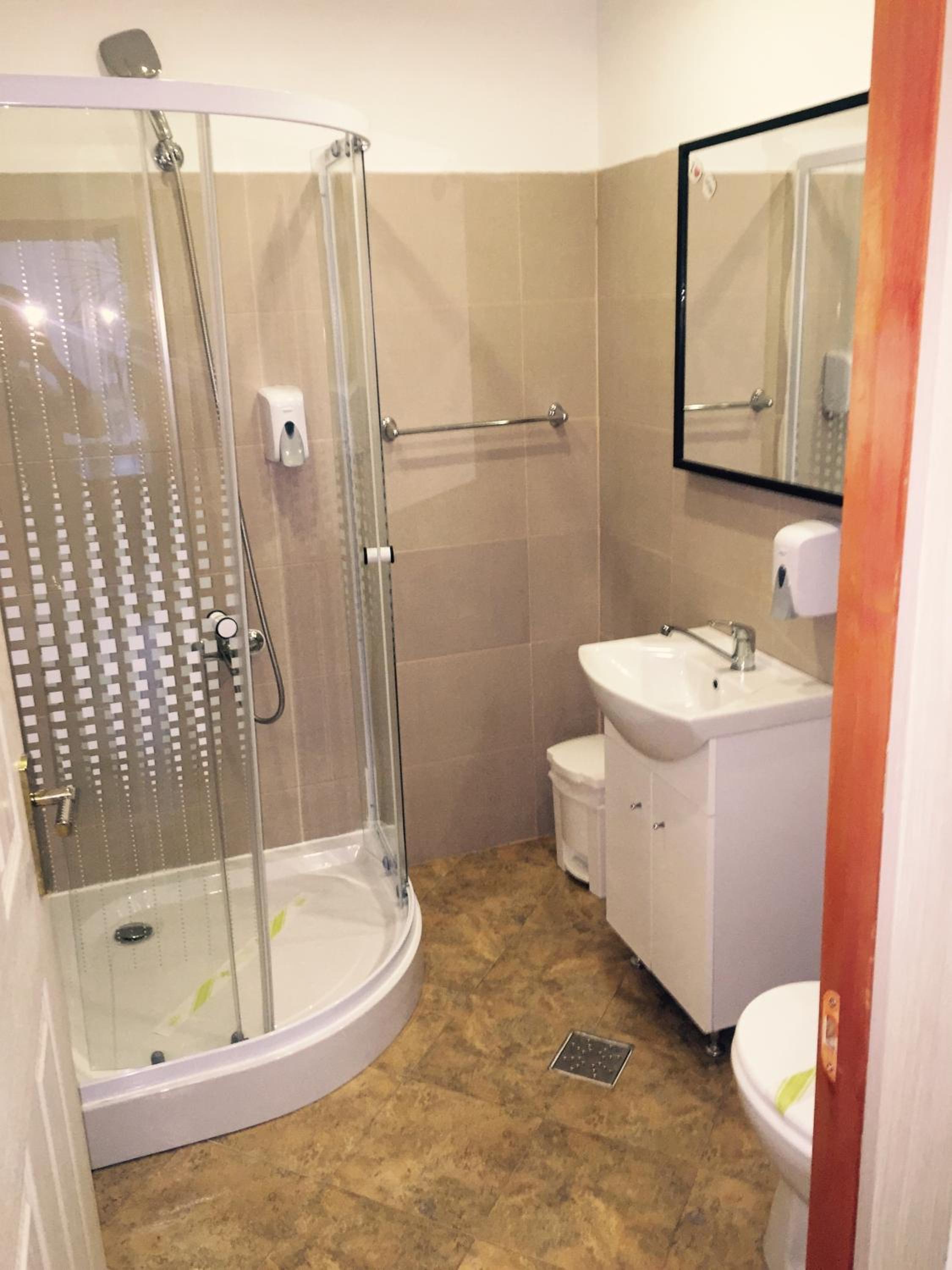 Deluxe Double Room with Balcony - Photo 7