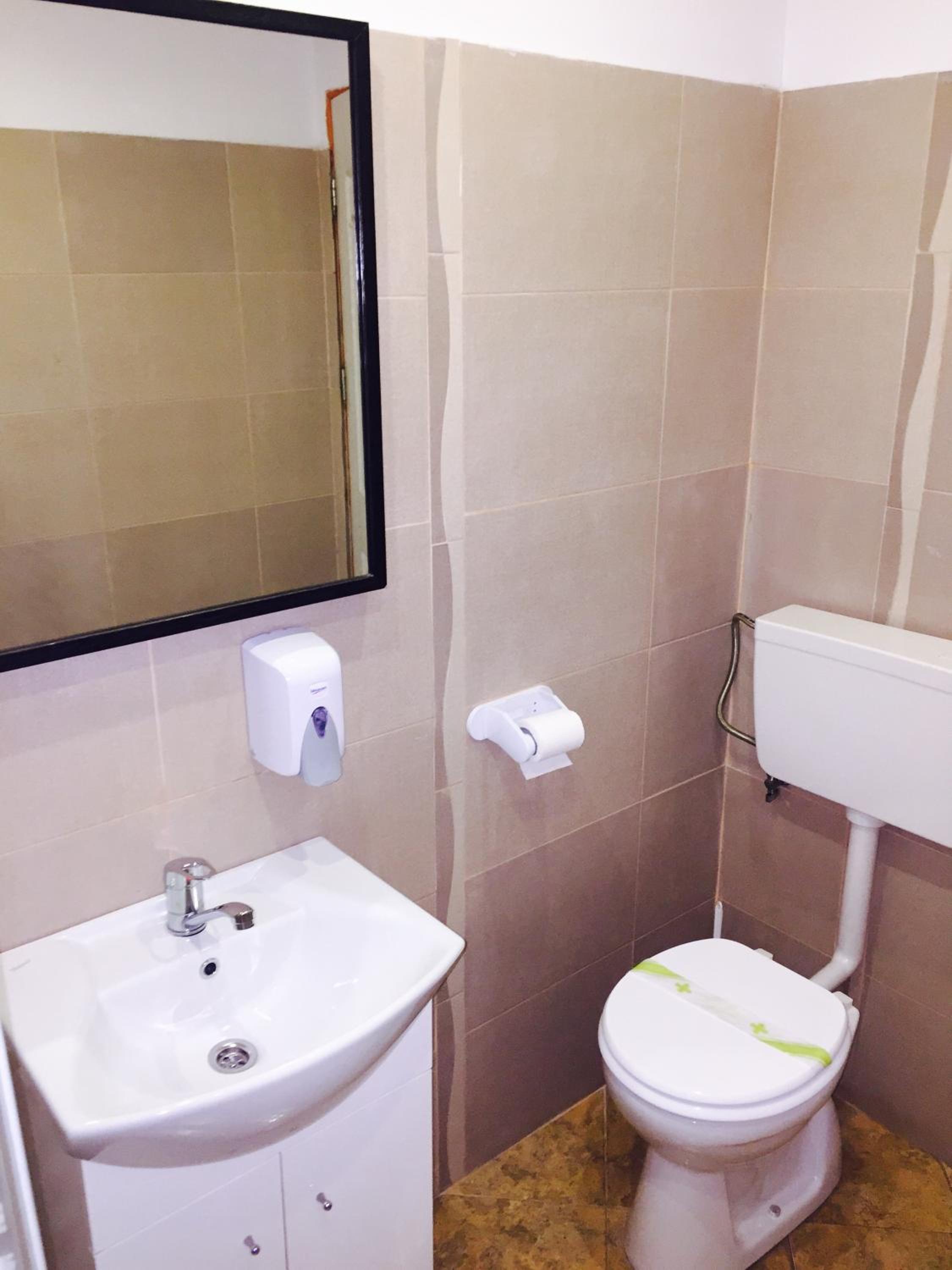 Deluxe Double Room with Balcony - Photo 8