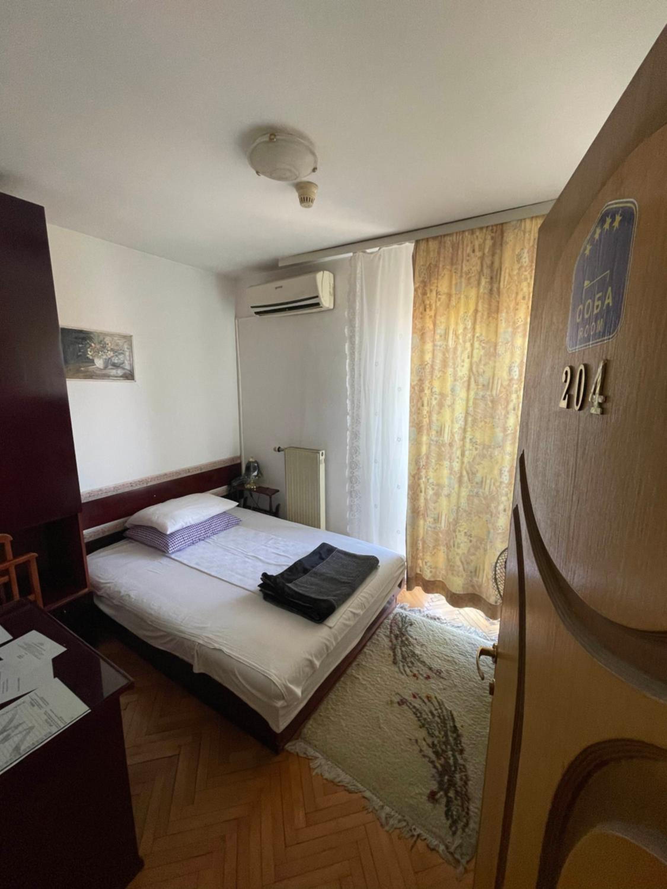 Double or Twin Room with Private Bathroom photo 1