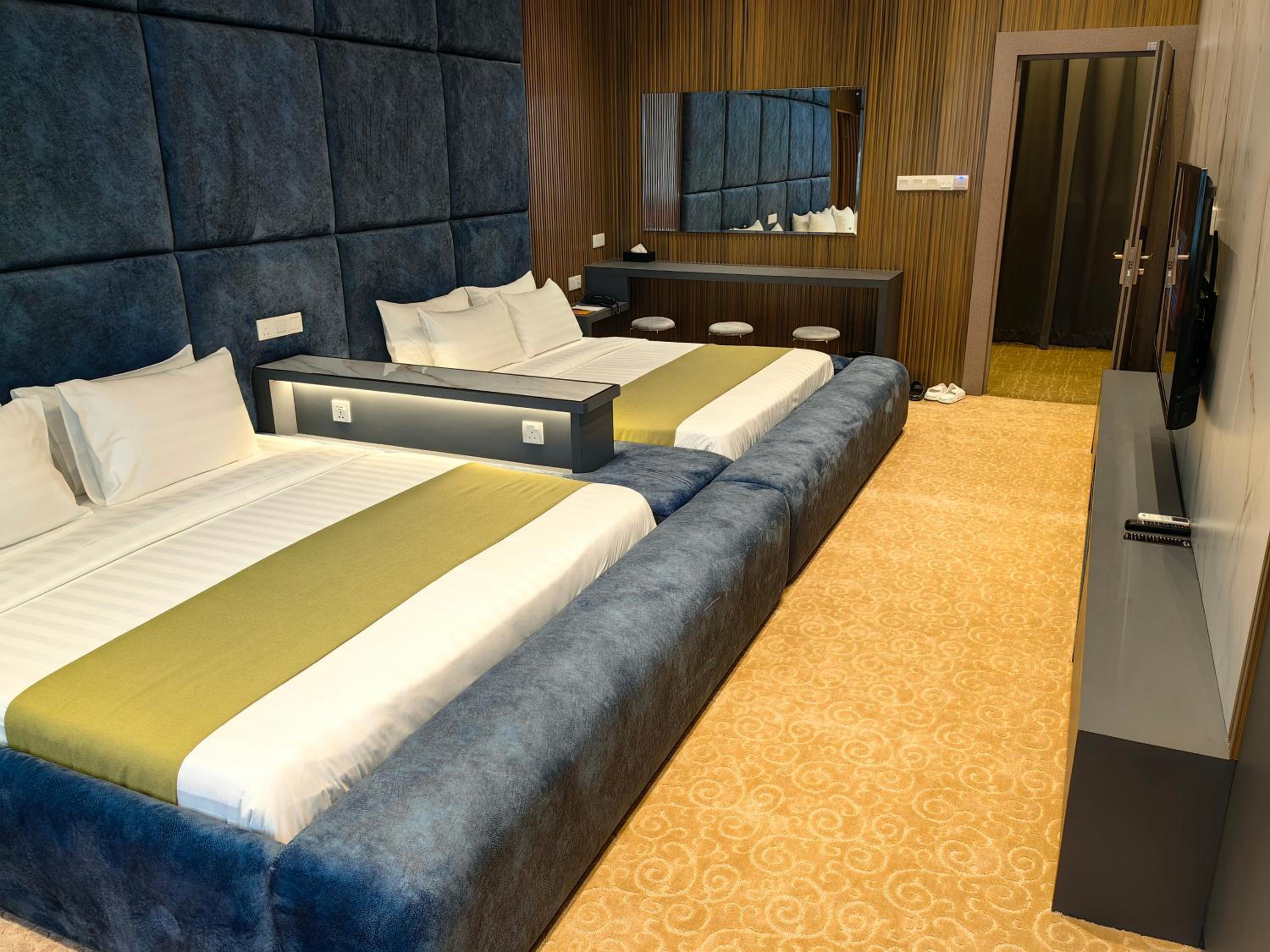 Suite - Photo 4