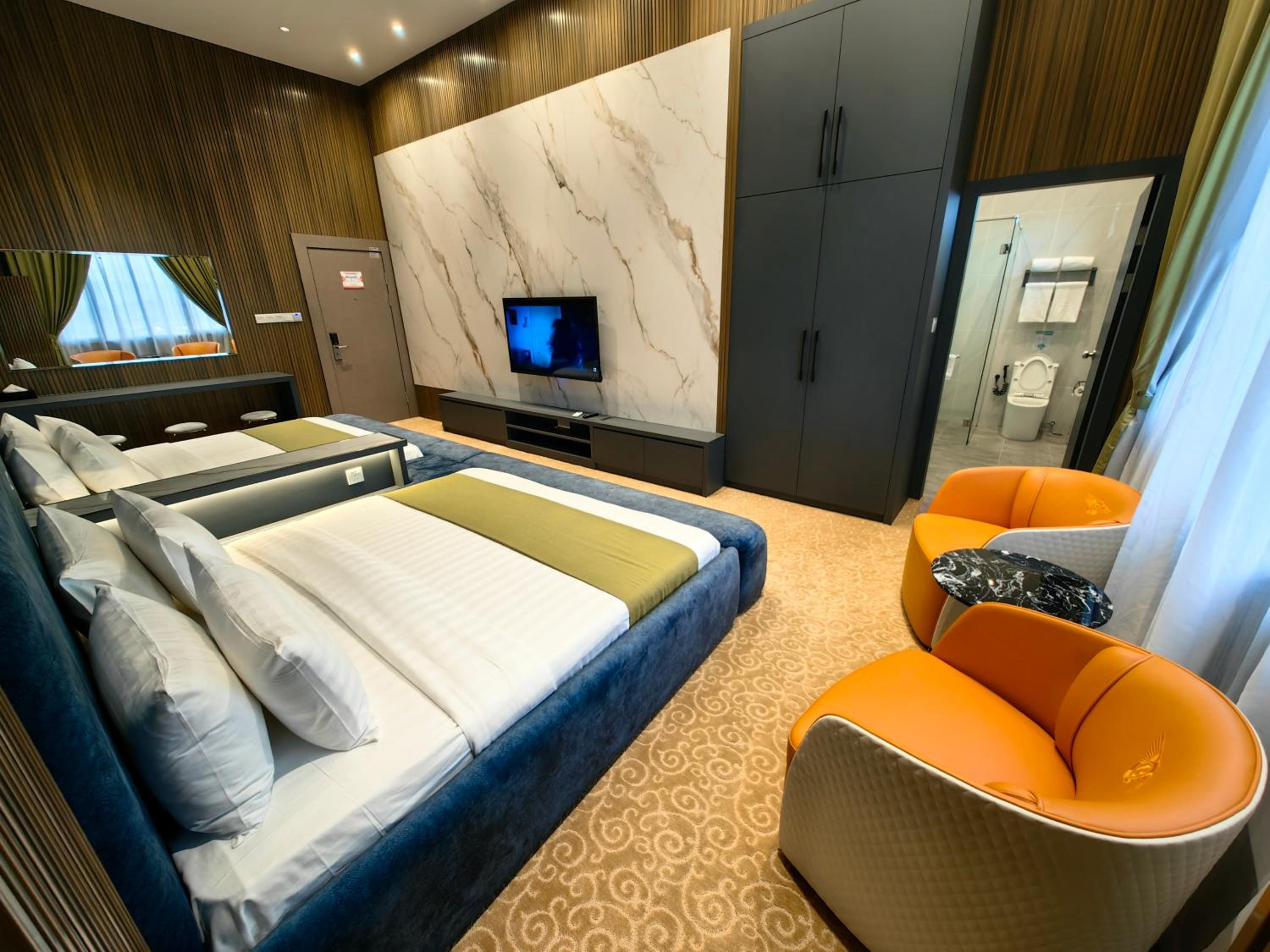 Suite - Photo 5