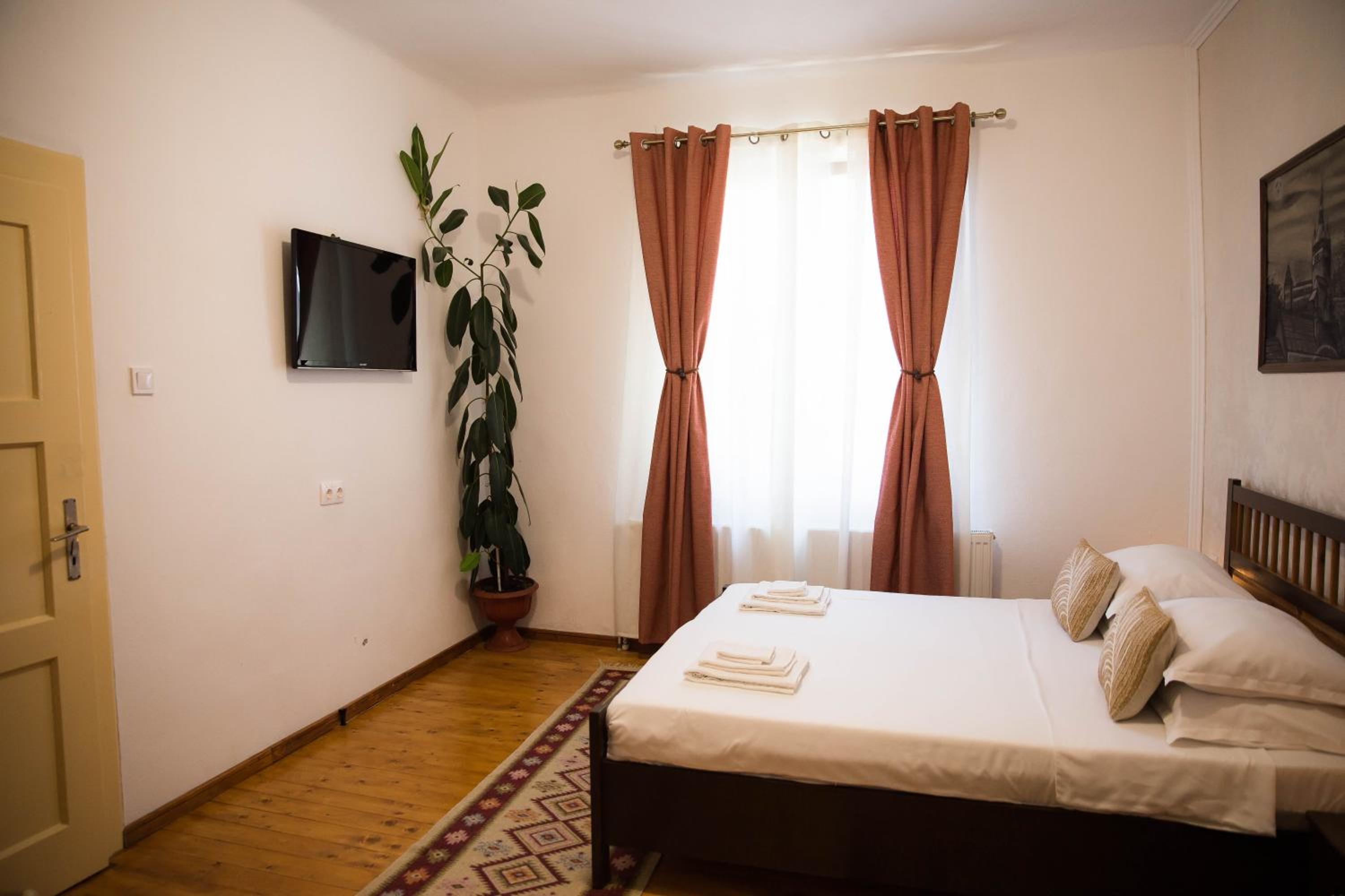 Standard Double Room - Photo 1