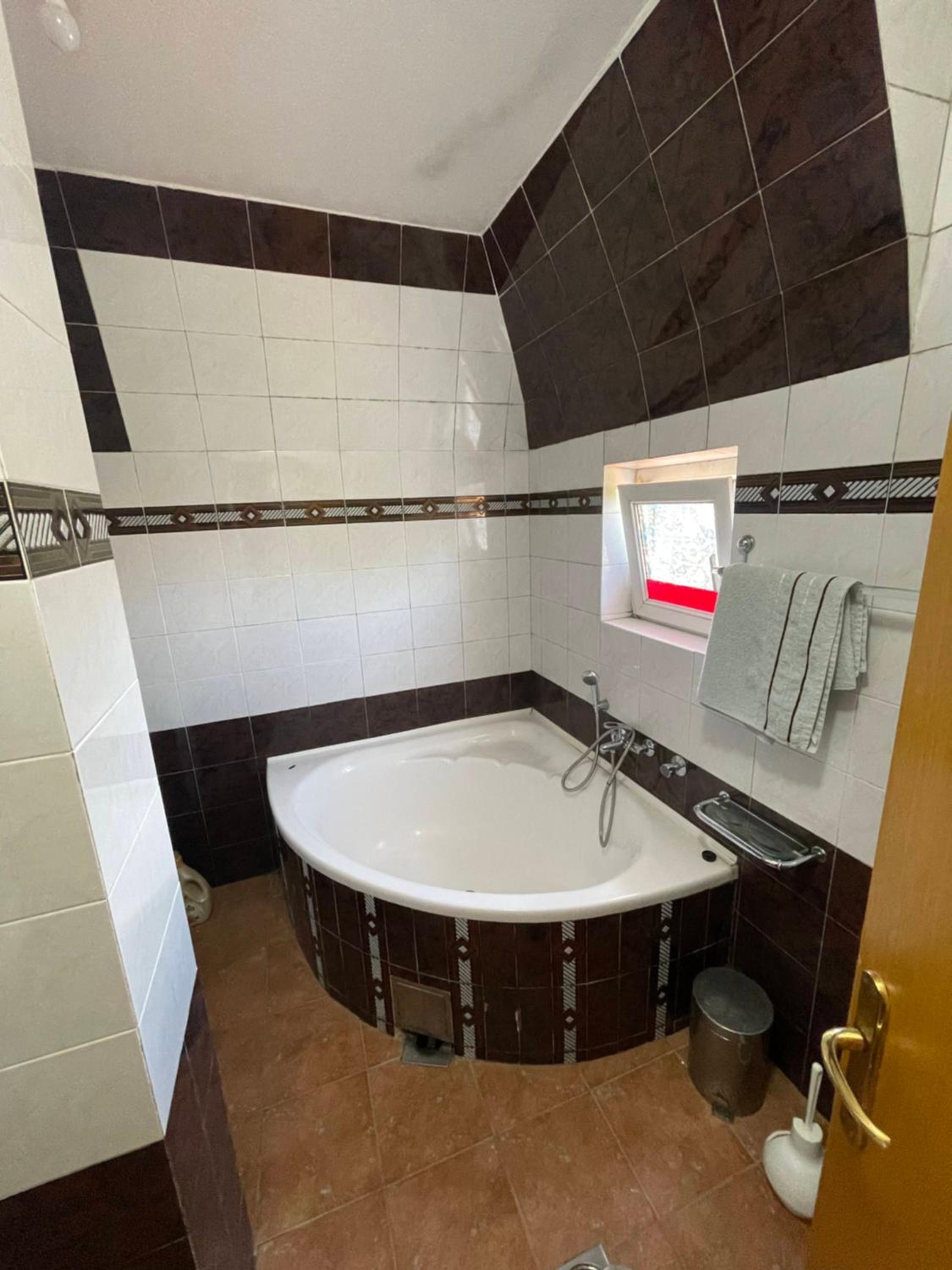 Triple Room with Private Bathroom photo 2