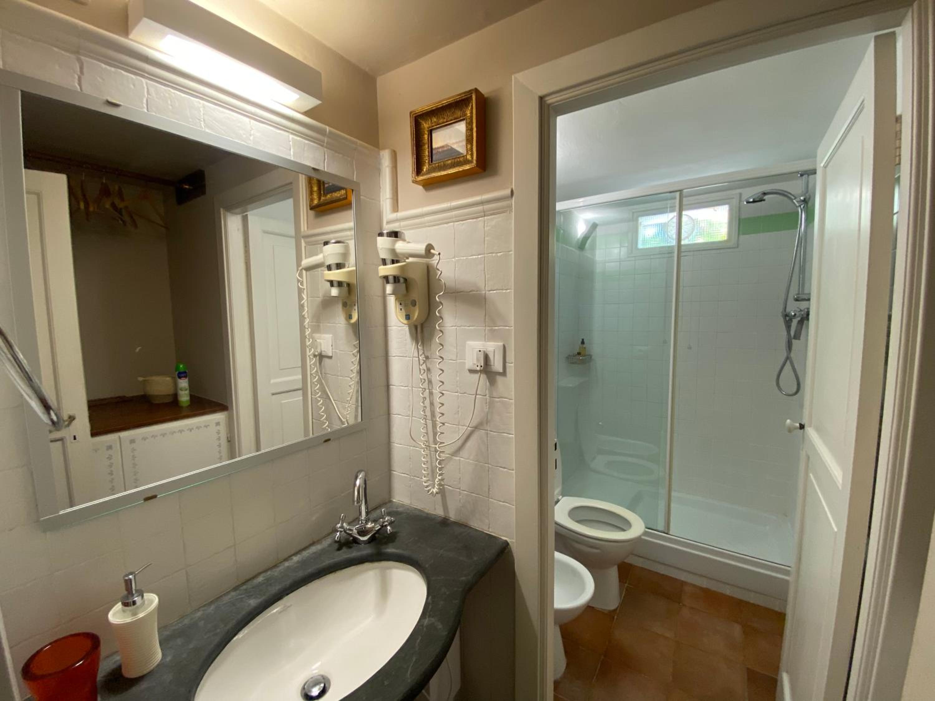 Double or Twin Room with Garden View photo 2