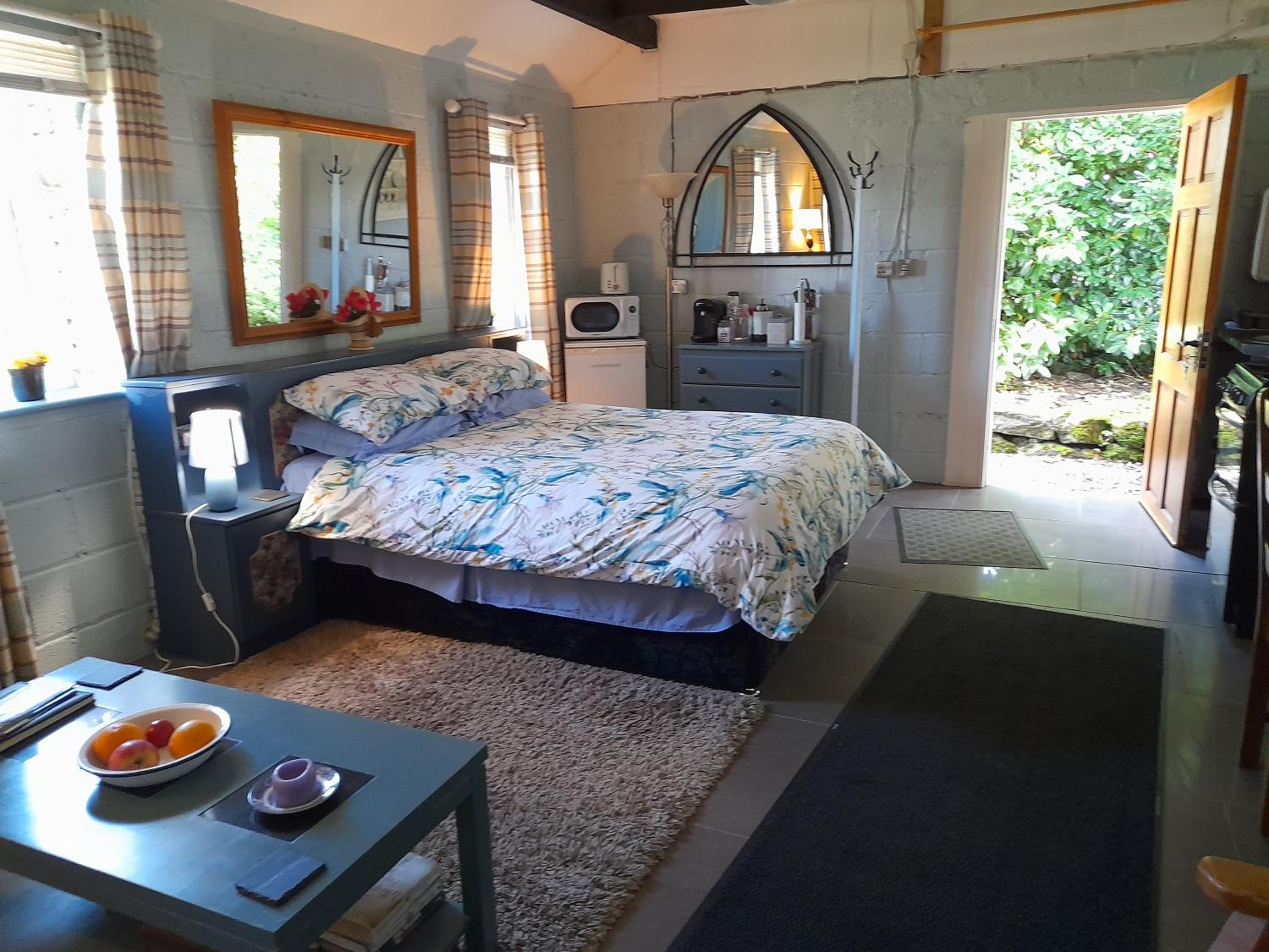 One-Bedroom House - Photo 16