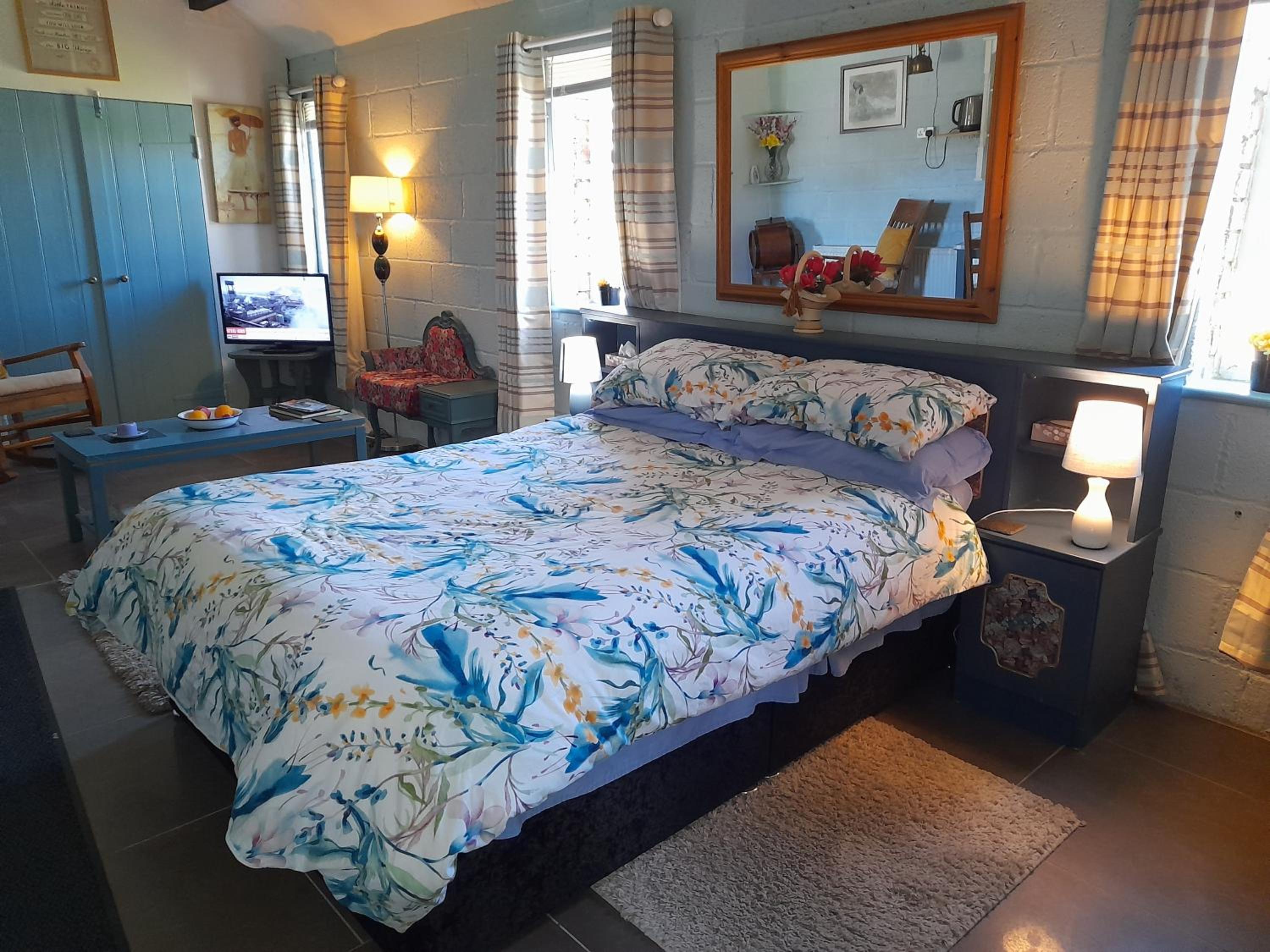 One-Bedroom House - Photo 3