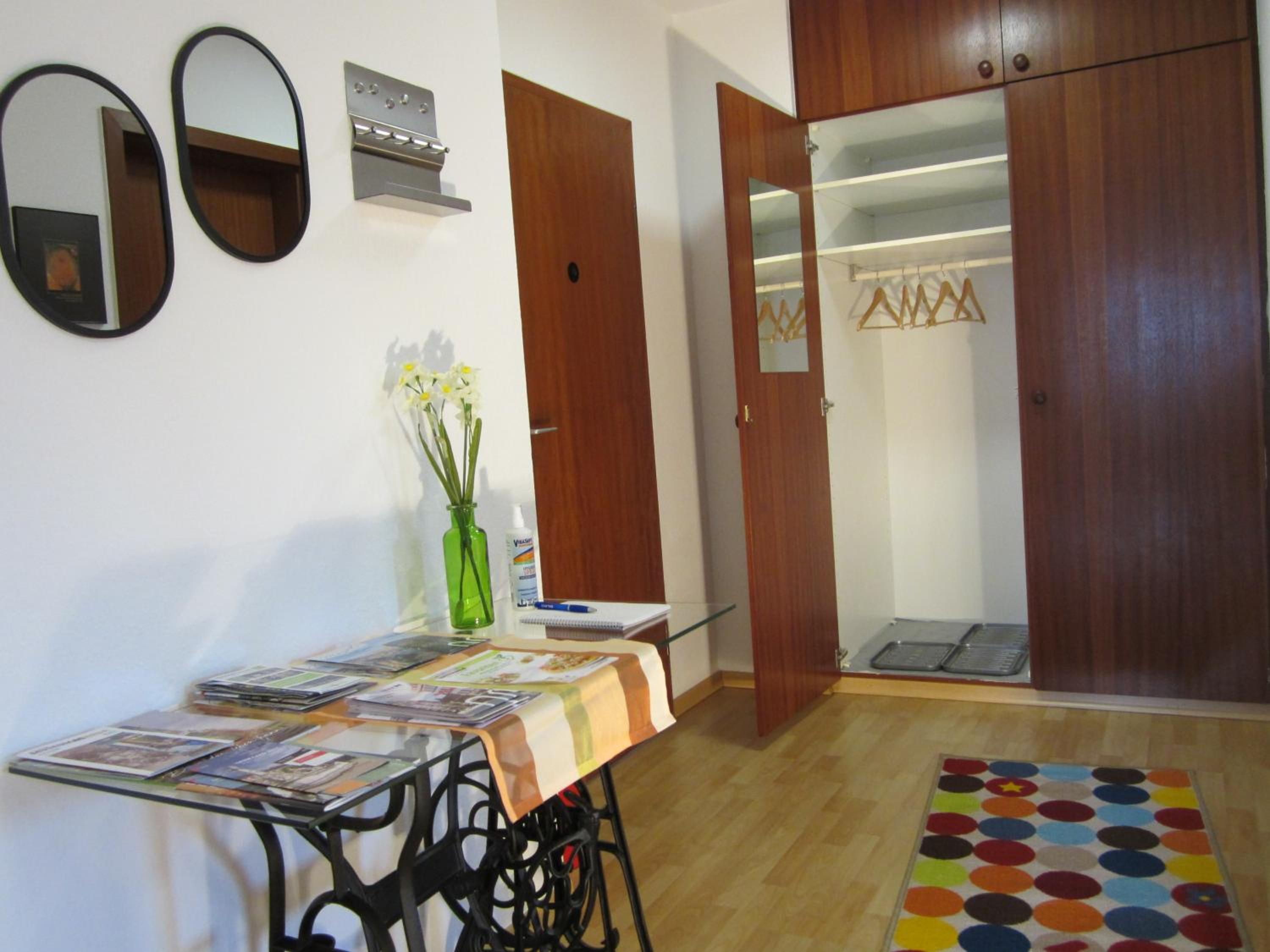 One-Bedroom Apartment photo 2