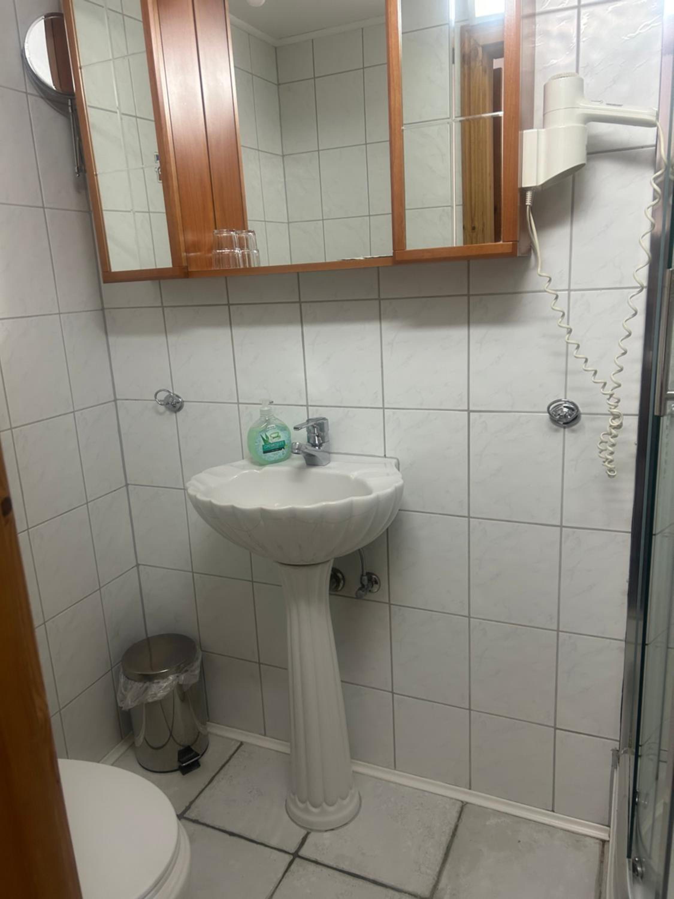 Standard Double Room - Photo 4