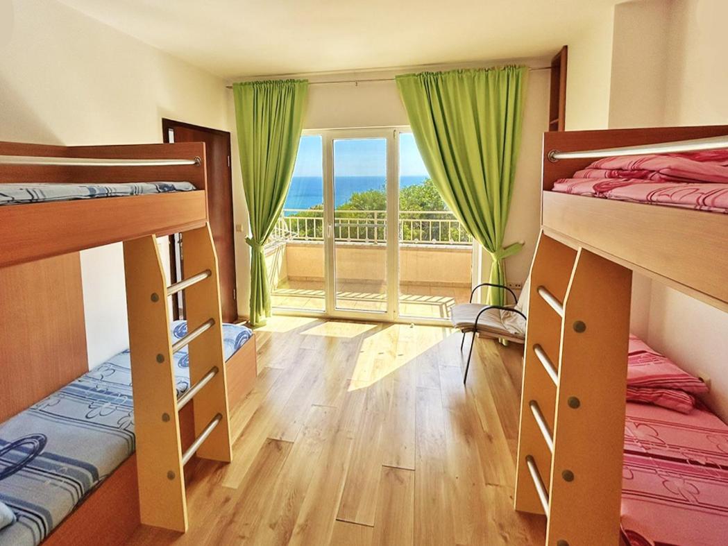 Villa photo 1