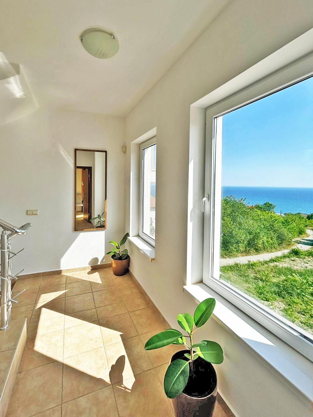 Villa photo 3