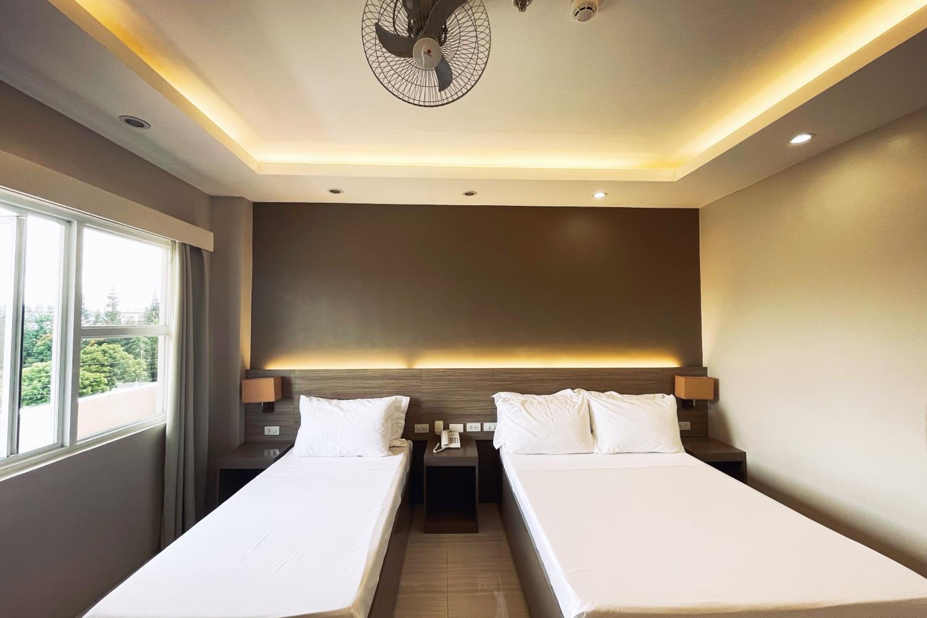 Standard Double Room with Fan - Photo 1