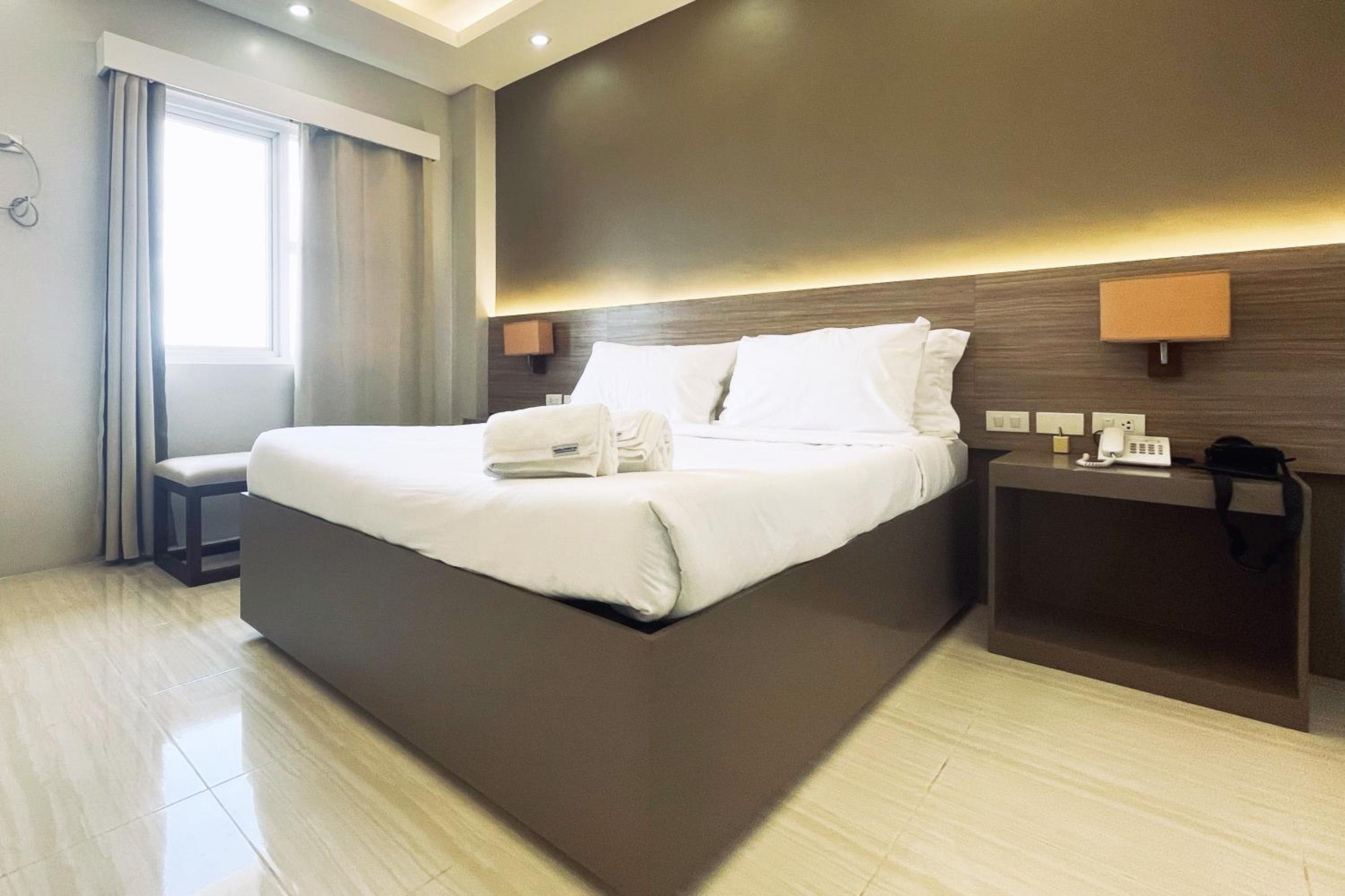Double Room - Disability Access - Photo 4