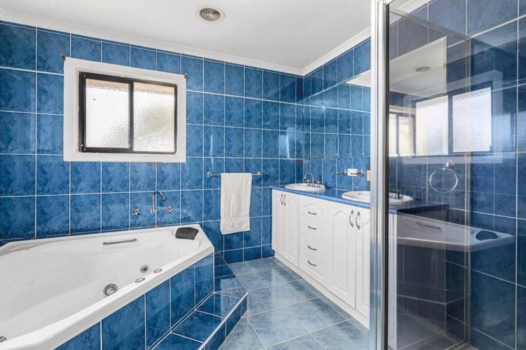 Three-Bedroom House photo 2