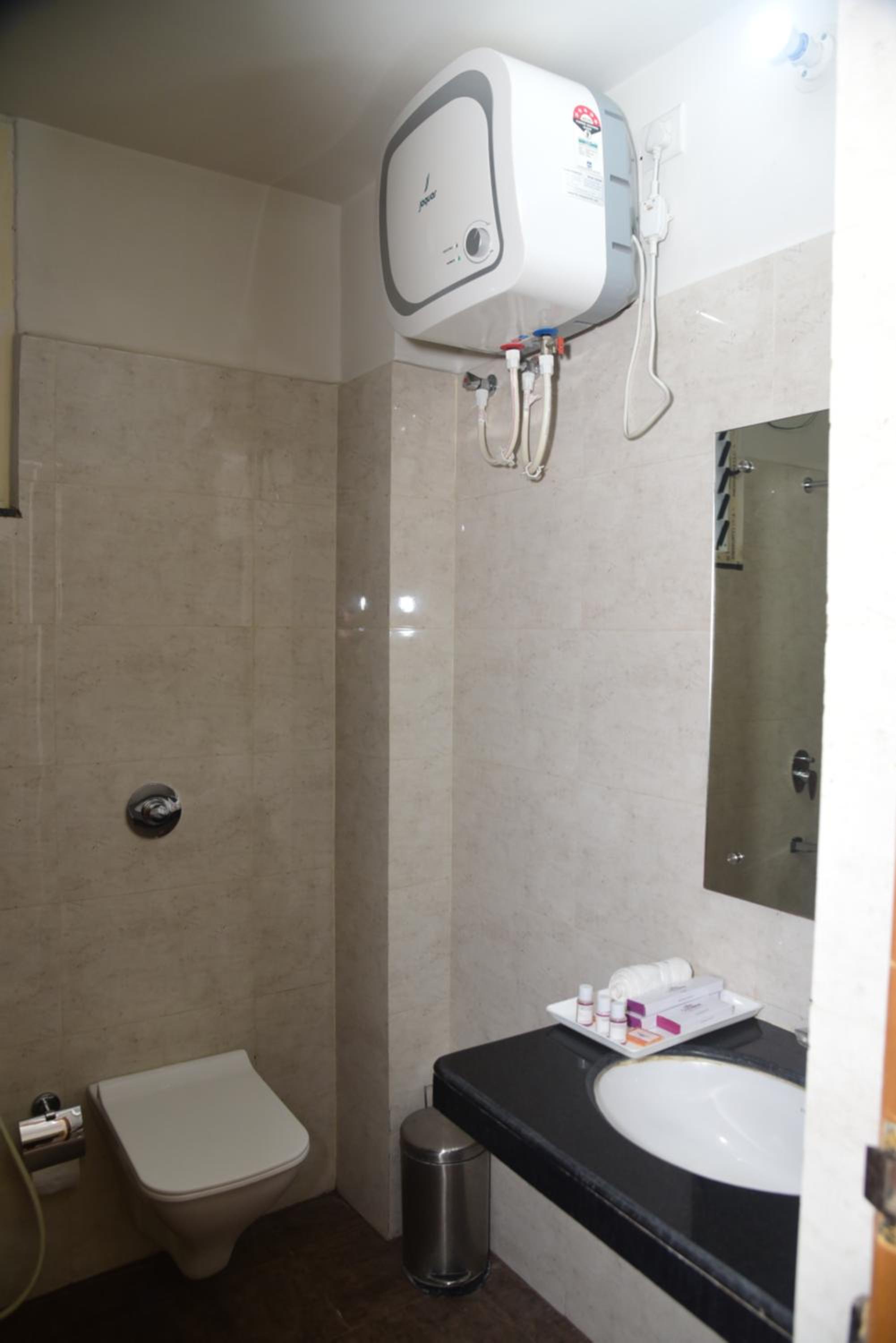Deluxe Room - Photo 7