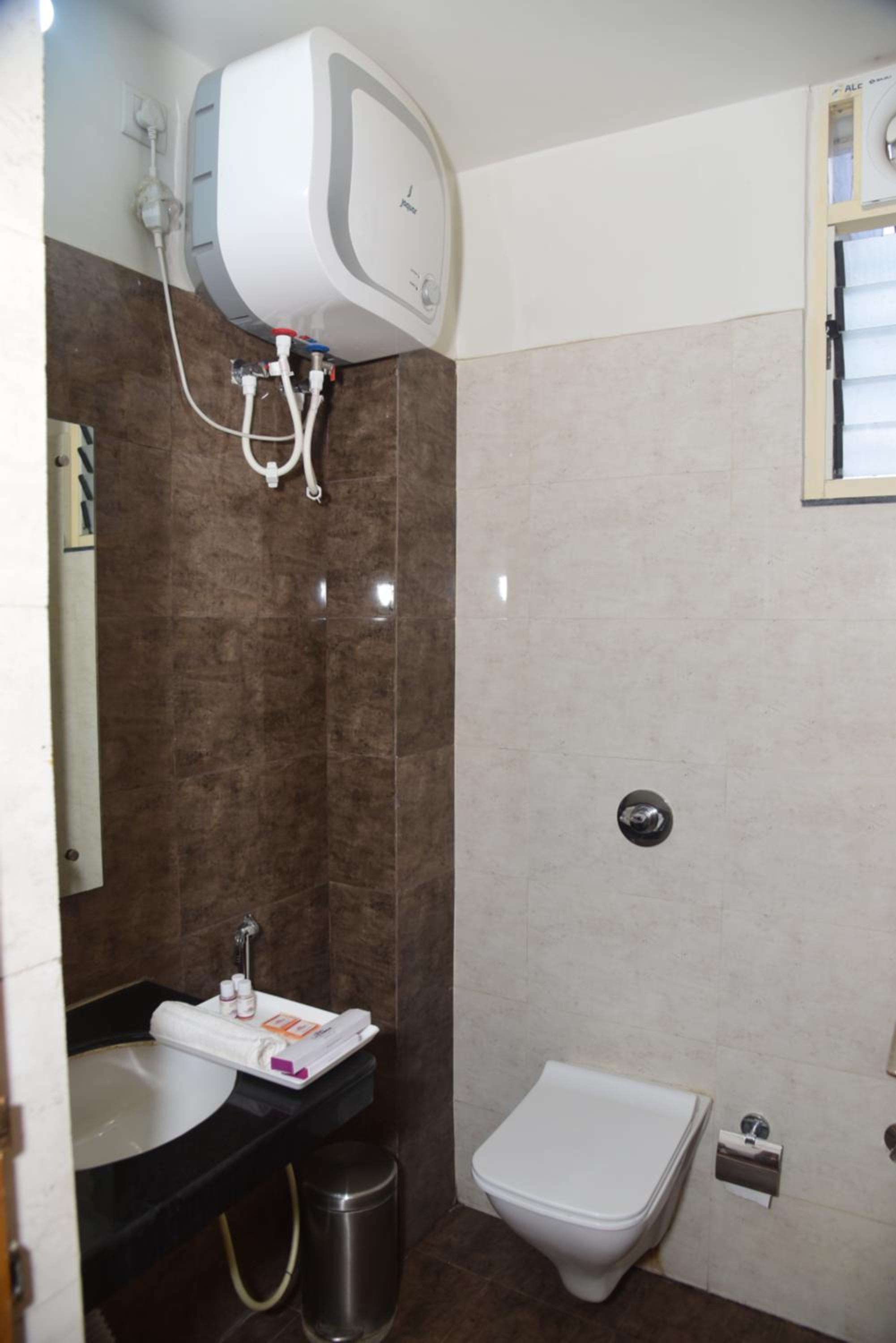 Deluxe Room - Photo 6